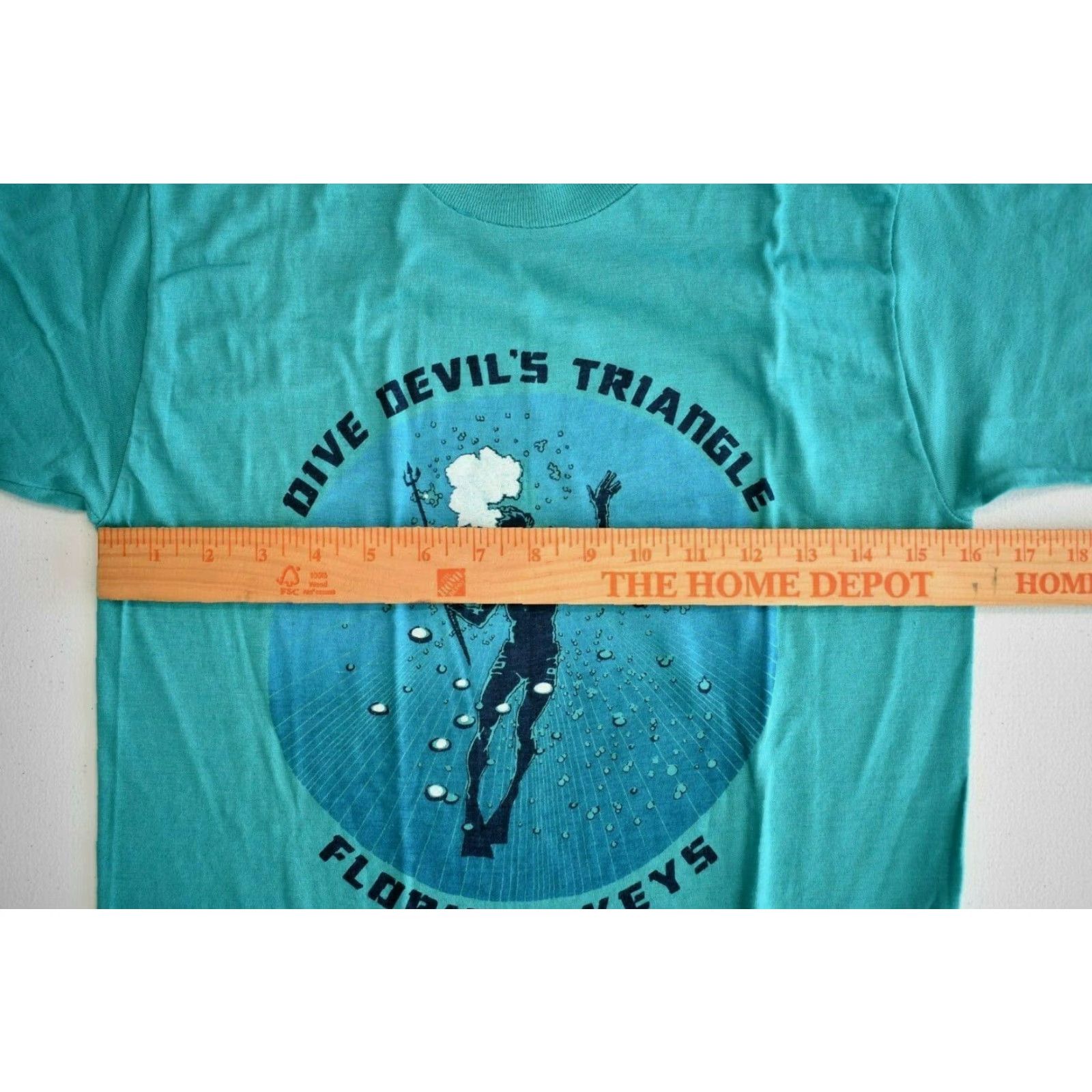 Triangl VINTAGE 80s Florida Keys Scuba Diver Bermuda Triangle T Shirt Fits XS USA Size US XS / EU 42 / 0 - 7 Thumbnail