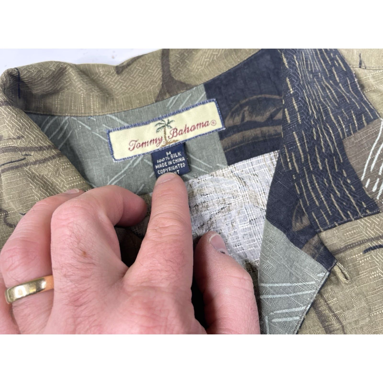 Tommy Bahama VINTAGE Tommy Bahama Silk Patchwork Birds Of Paradise Camp Shirt Mens Medium Size US M / EU 48-50 / 2 - 4 Thumbnail