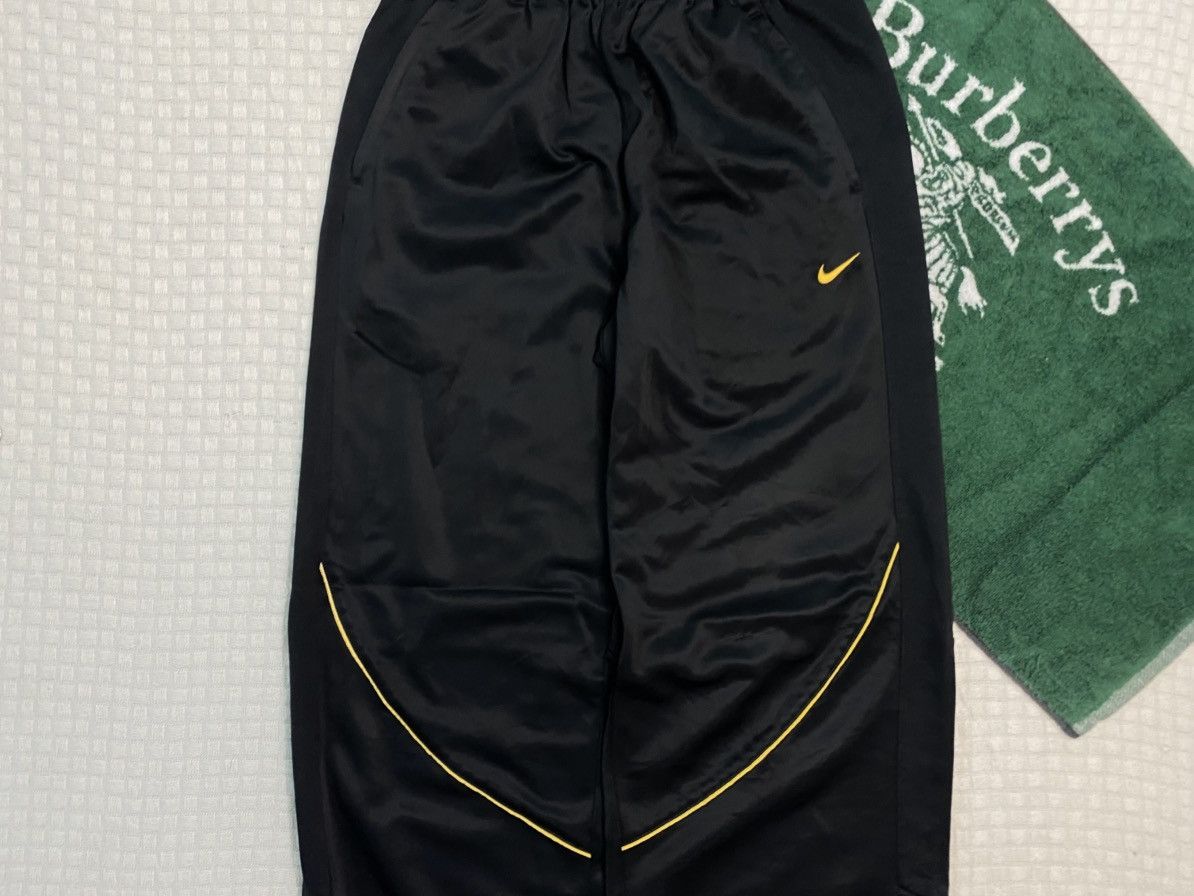 Nike 💥 VINTAGE NIKE BAGGY 90S WIDE LEG SWOOSH TRACK PANTS Y2K Size US 34 / EU 50 - 7 Thumbnail