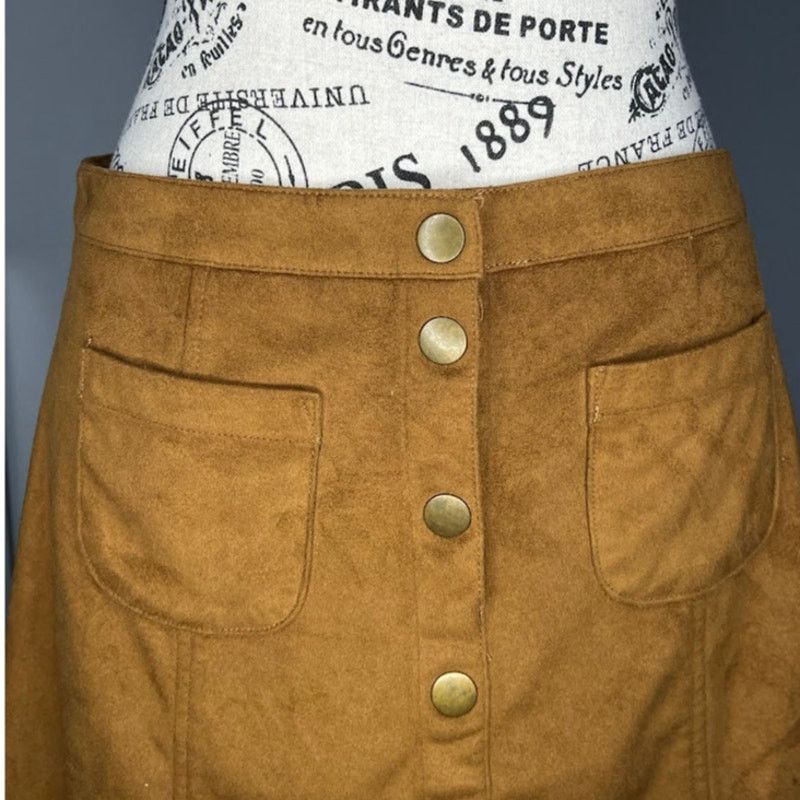 Garage Button Front 2 Square Pocket Faux Suede Skirt Size 28" / US 6 / IT 42 - 14 Thumbnail