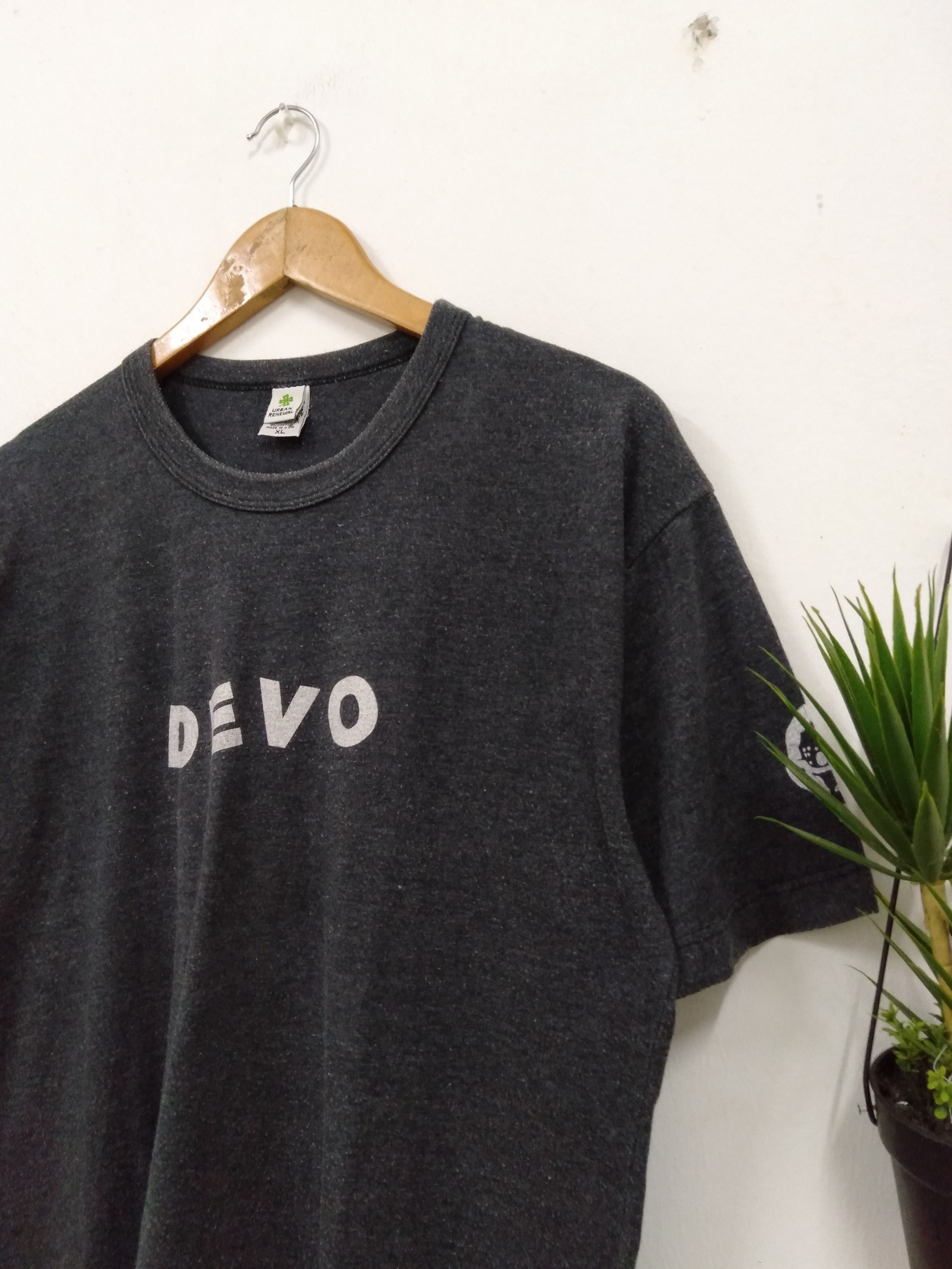 Band Tees Vintage 2000 DEVO Electronic Group band t shirt promo Size US XL / EU 56 / 4 - 6 Thumbnail