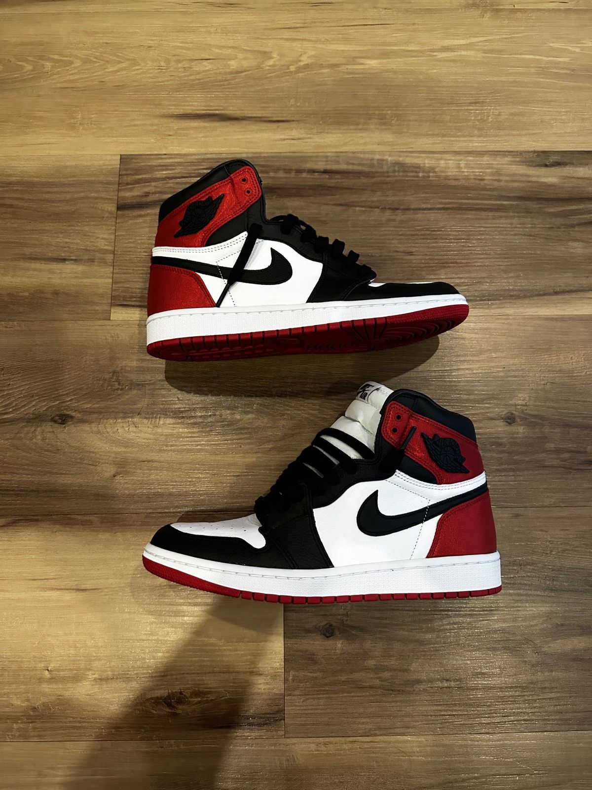 Air Jordan 1 - Satin Black Toe