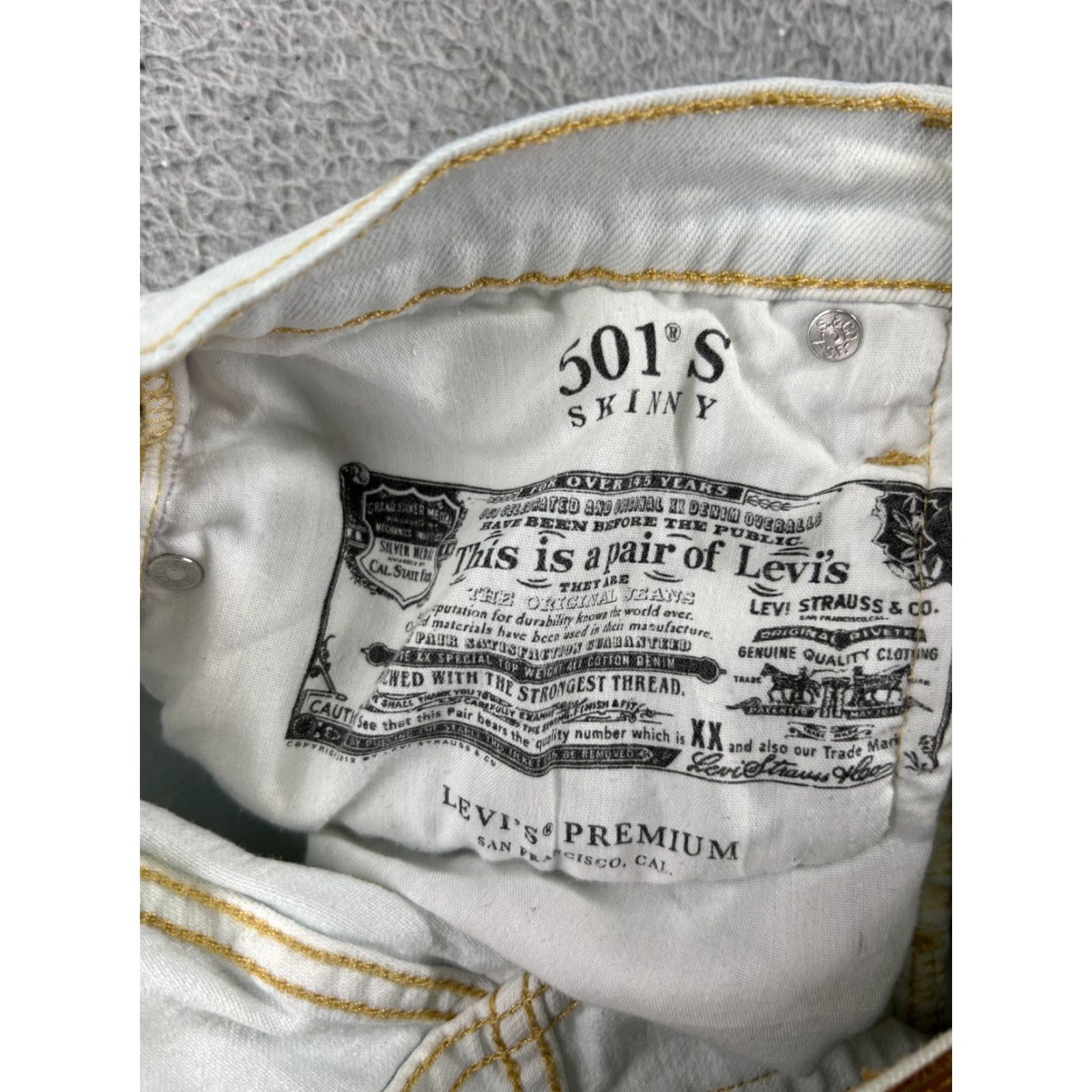 Levi's Levi's 501 Light Wash Jeans Women's Tapered Fit 27 Blue Denim Retro Mid Rise Size 27" / US 4 / IT 40 - 5 Thumbnail