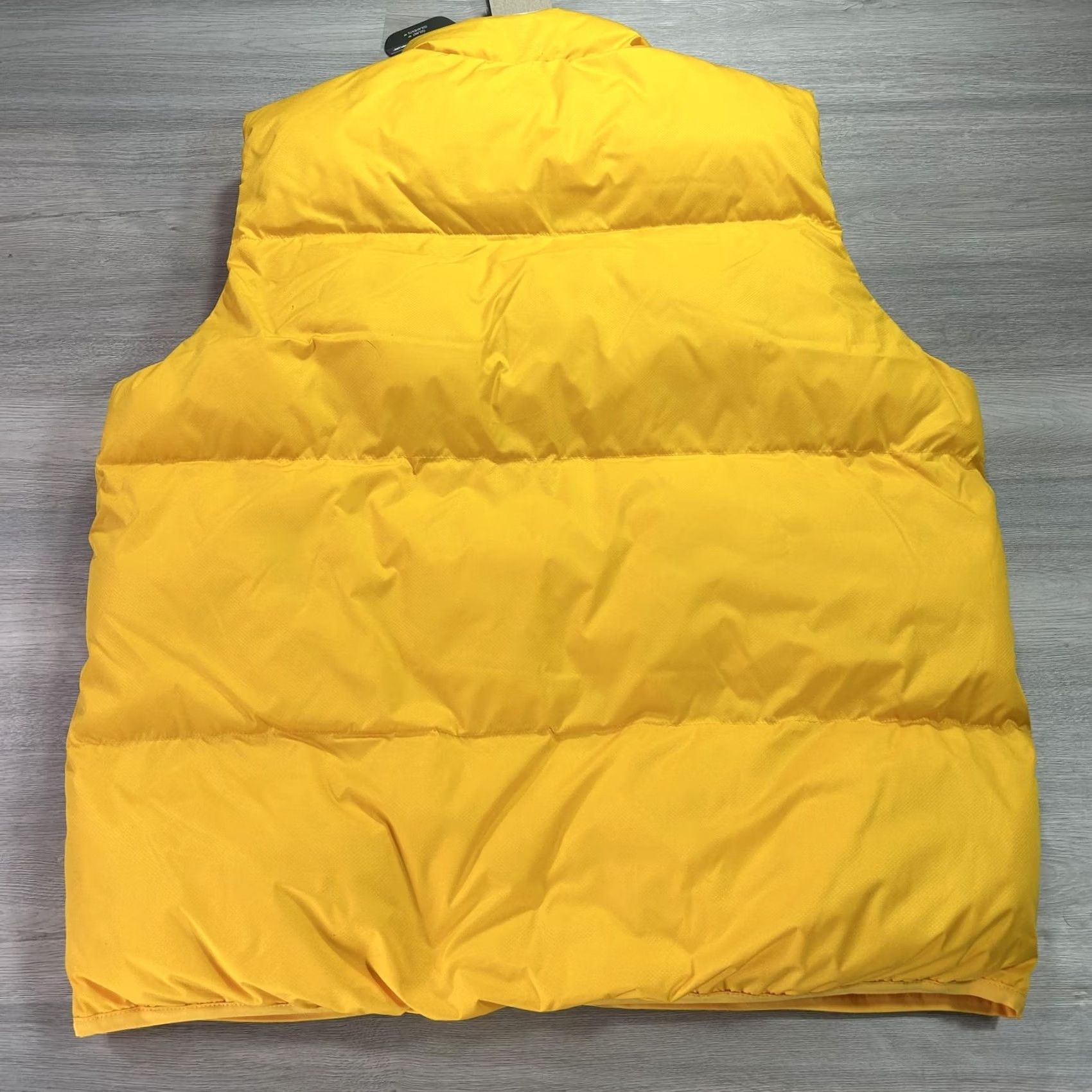Nike VINTAGE Nike Puffer Vest Mens L Yellow Insulated Quilted Zip Pockets FB7373-739 Size US L / EU 52-54 / 3 - 2 Thumbnail