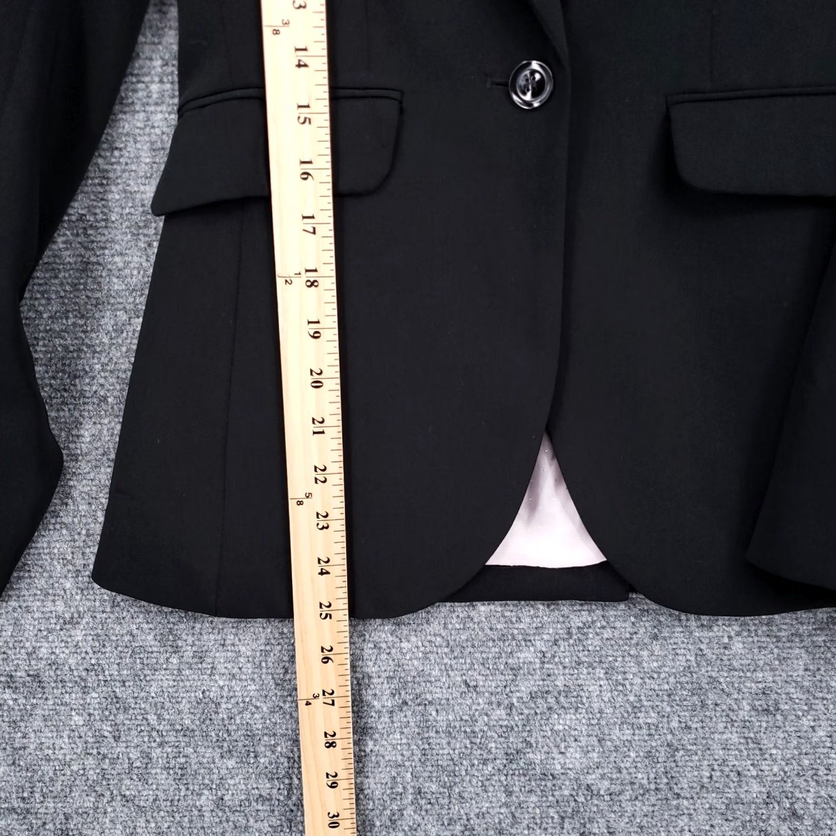 H&M H&M Blazer Womens 4 Black Single-Breasted Button Short Jacket Business Formal Blazer Women Size 4 Black Casual/Workwear Size S / US 4 / IT 40 - 4 Thumbnail