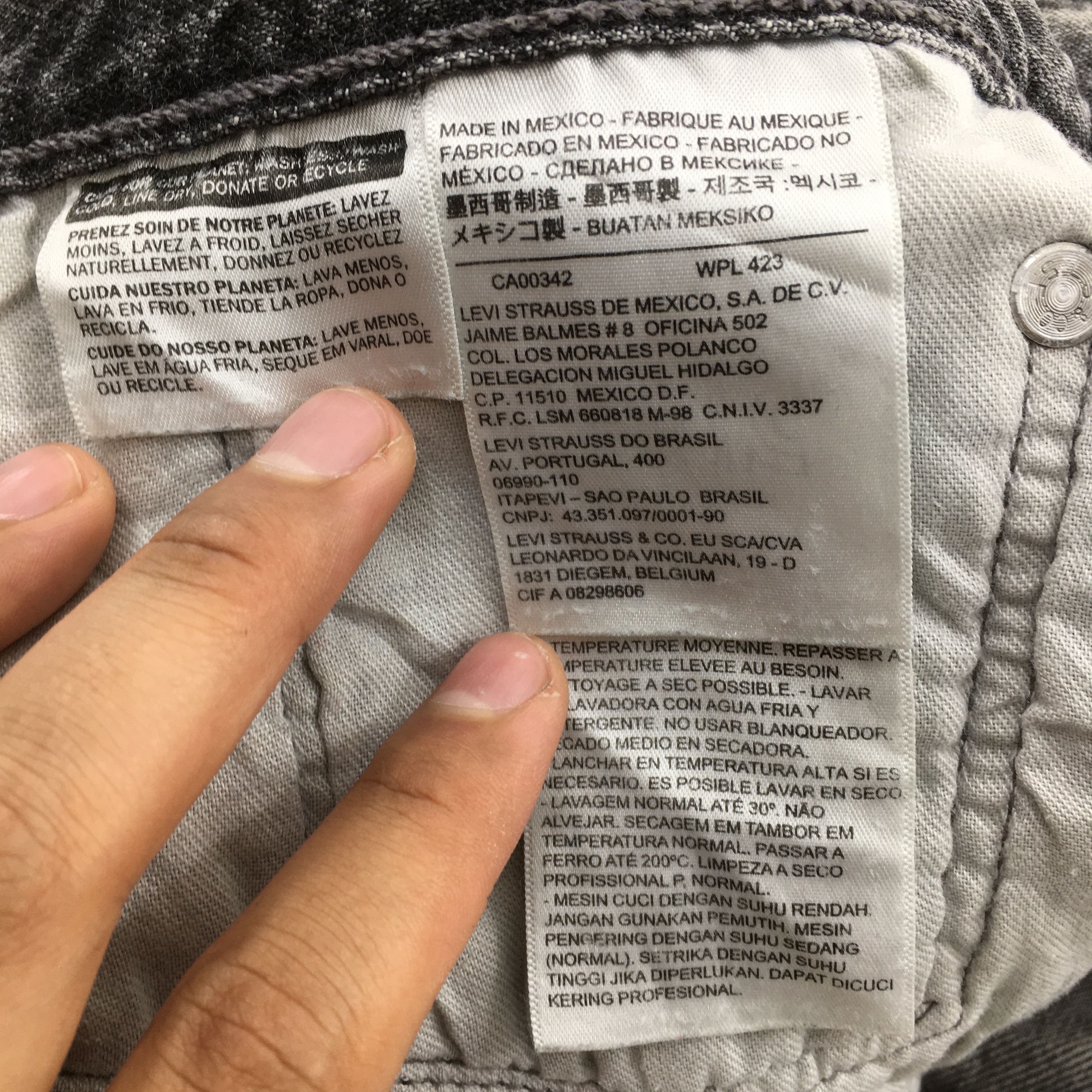 Levi's Size 30x30 Vintage Y2K Levi's 501 Faded Black Jeans S702 Size US 30 / EU 46 - 13 Thumbnail