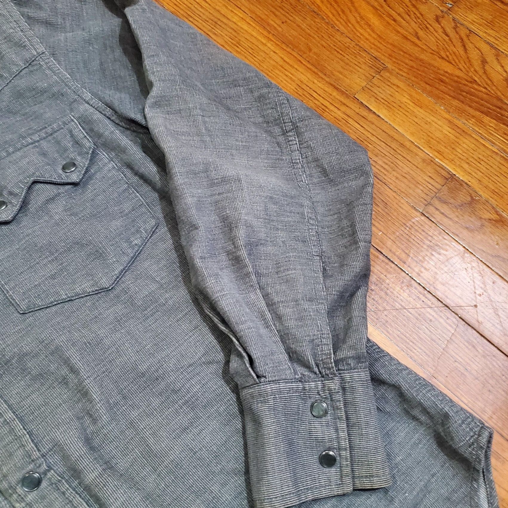 Levi's VINTAGE Levi's Shirt Mens Small Gray Western Snap Button Fitted Long Sleeve Corduroy Size US S / EU 44-46 / 1 - 3 Thumbnail
