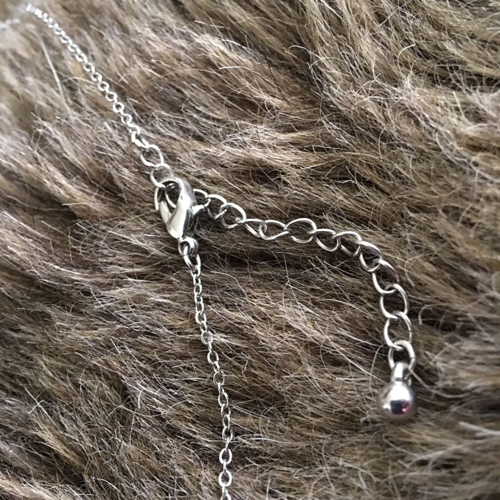 Jewelry Silver tone rhinestone dangle pendant on chain Size ONE SIZE - 8 Thumbnail