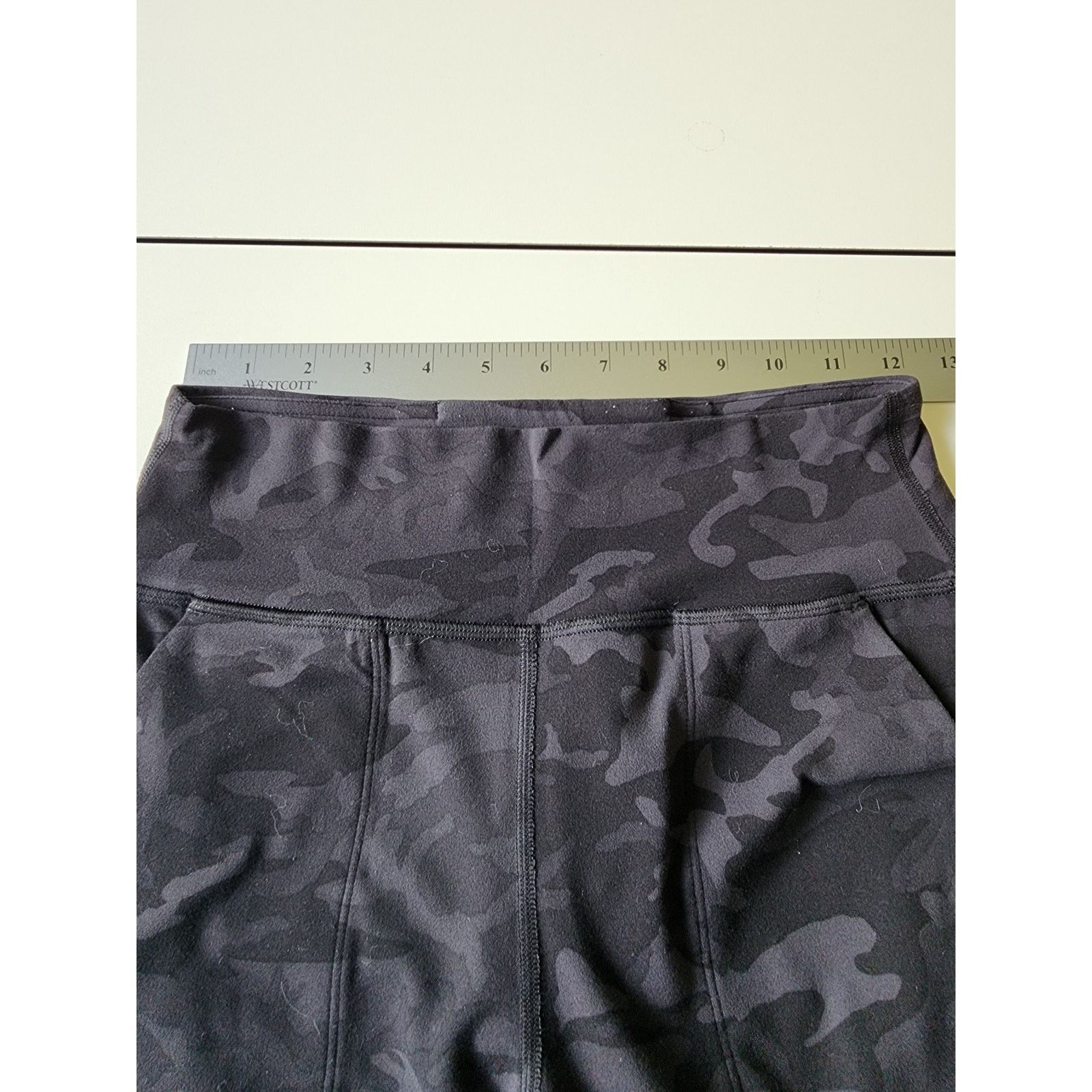 Lululemon Lululemon Athletica Gray Camo Leggings womens 6 Size 28" / US 6 / IT 42 - 6 Thumbnail