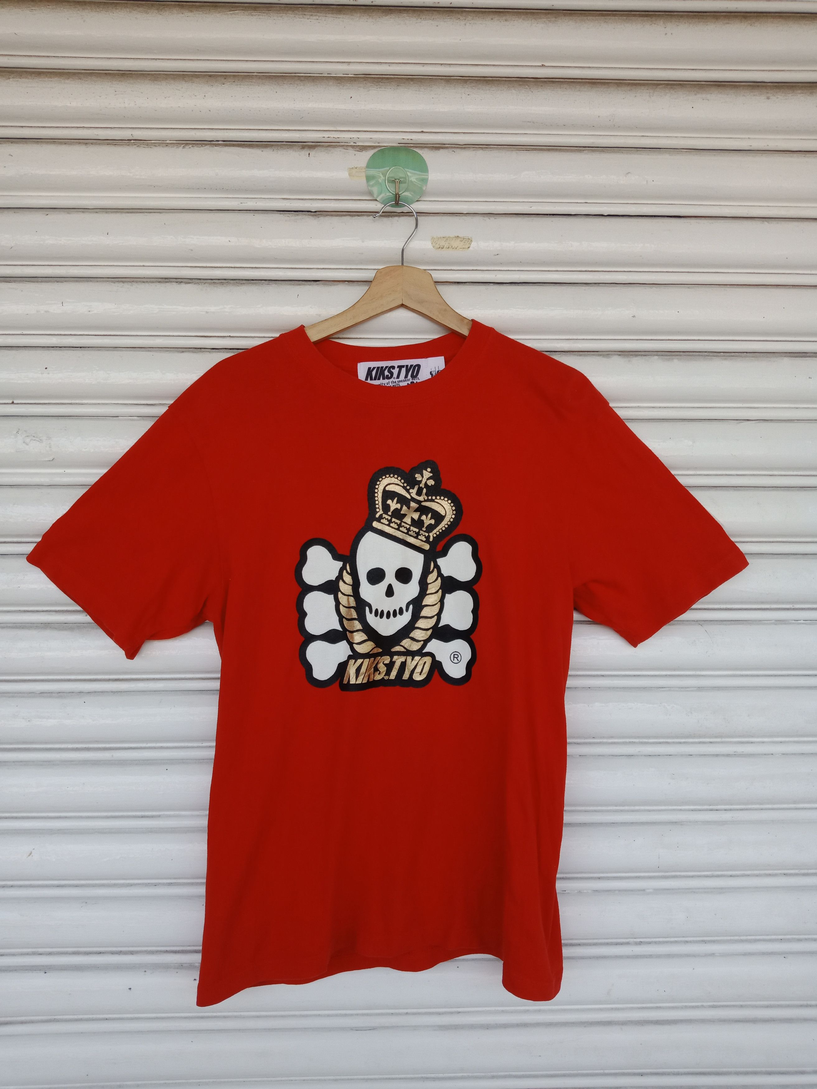 image of Archival Clothing Kikstyo Community Of The Sneakers in Reds, Men's (Size Medium)