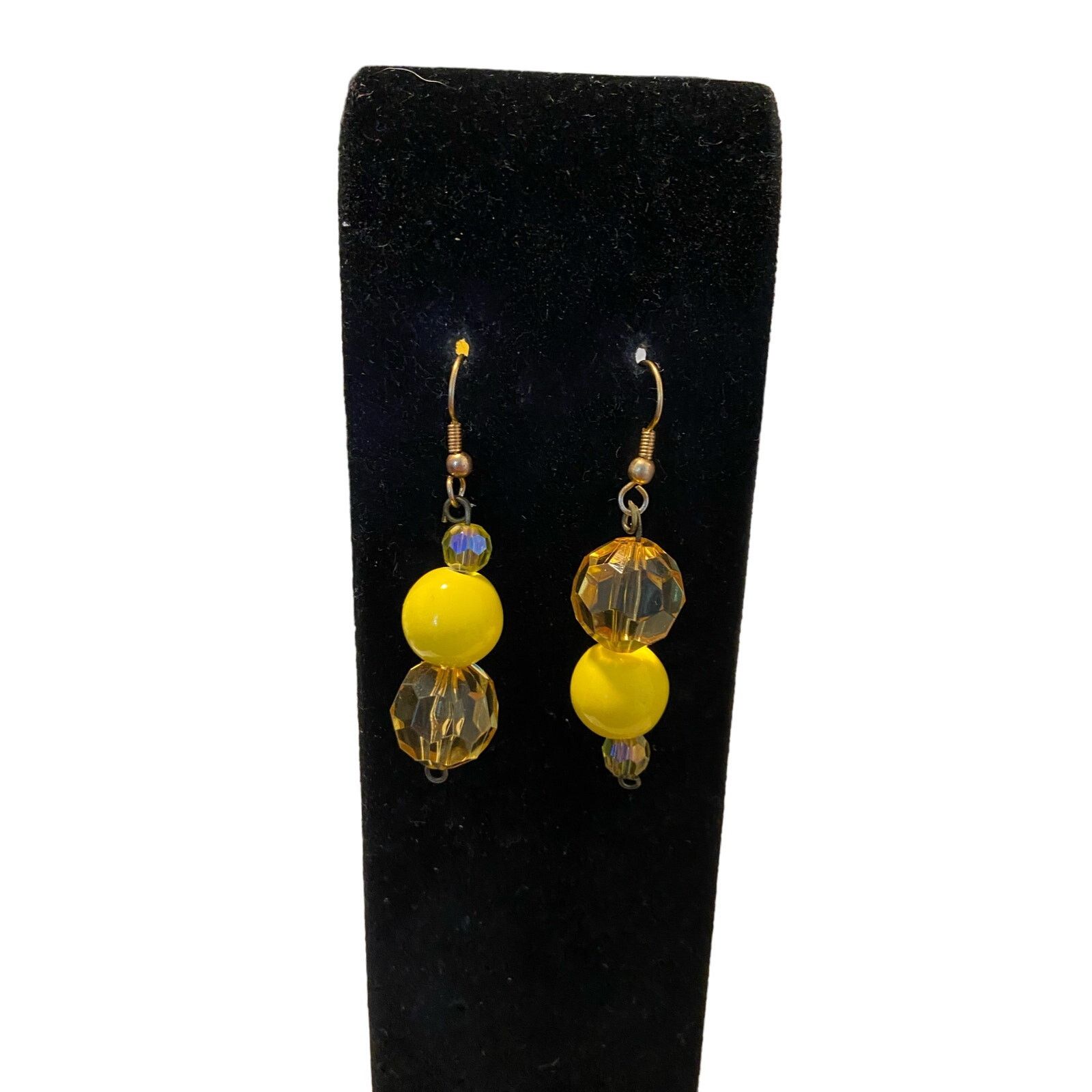 Handmade yellow bead earrings Size ONE SIZE - 1 Thumbnail