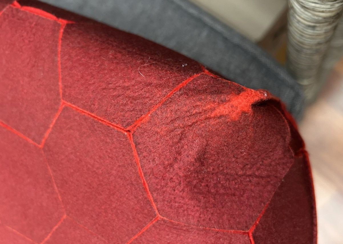 Issey Miyake × Japanese Brand × Pleats Please Issey Miyake Pleats Pleats by Issey Miyake Quilted Felt Tote Bag In Red Size ONE SIZE - 10 Thumbnail
