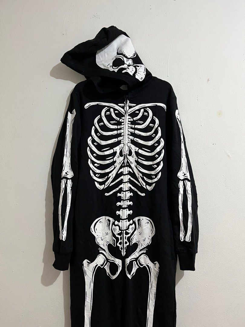 Beauty Beast h&m skull print jump suit Size US M / EU 48-50 / 2 - 3 Thumbnail