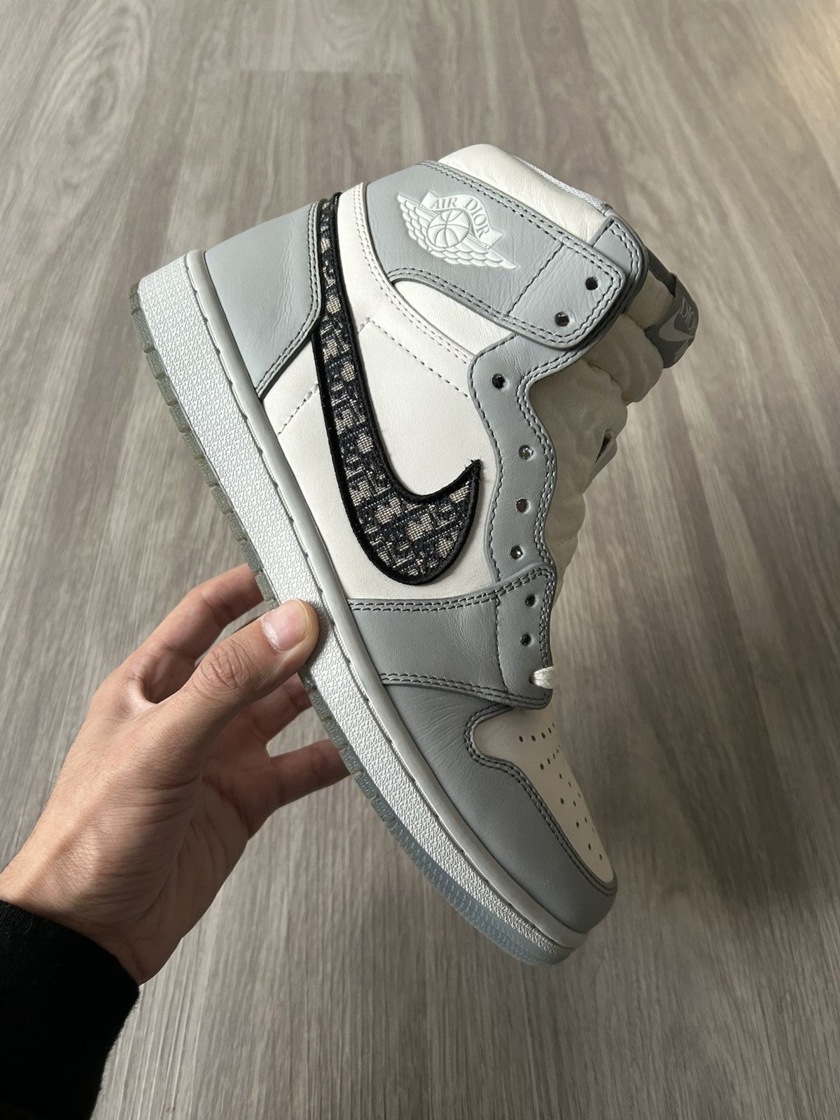 Dior × Jordan Brand Dior x Air Jordan Retro 1 High Size 8.5 Size US 8.5 / EU 41-42 - 7 Thumbnail