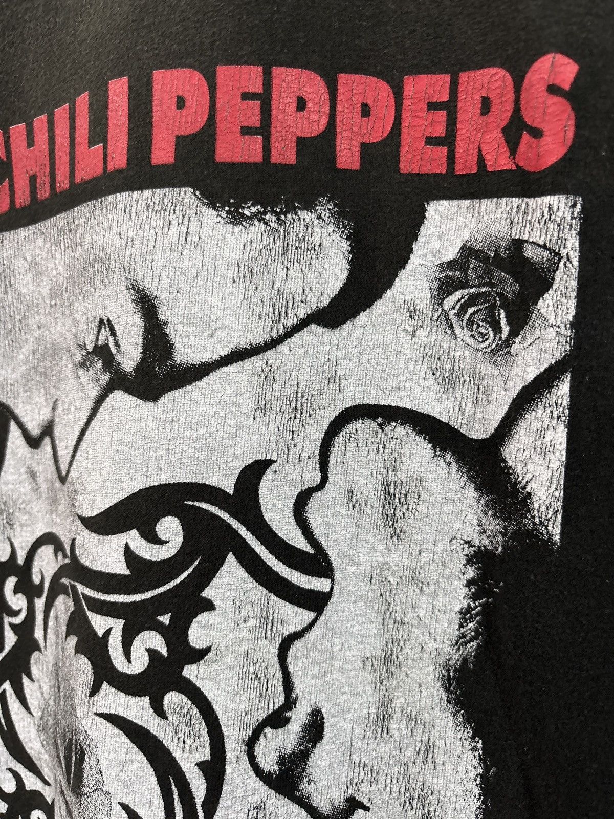 Band Tees Vintage Europ "Red Hot Chilli Peppers" T-shirt Size US XL / EU 56 / 4 - 4 Thumbnail