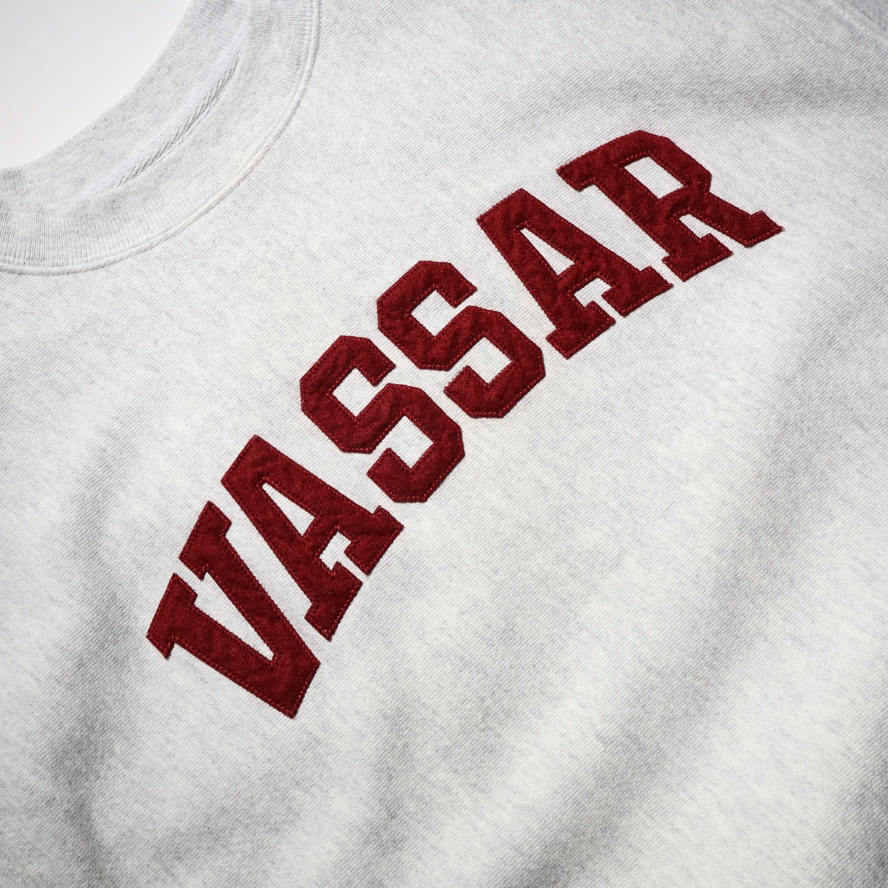 Vintage VTG Vessar College Champion Sewn On Logo Crewneck Sweatshirt Size US L / EU 52-54 / 3 - 4 Thumbnail