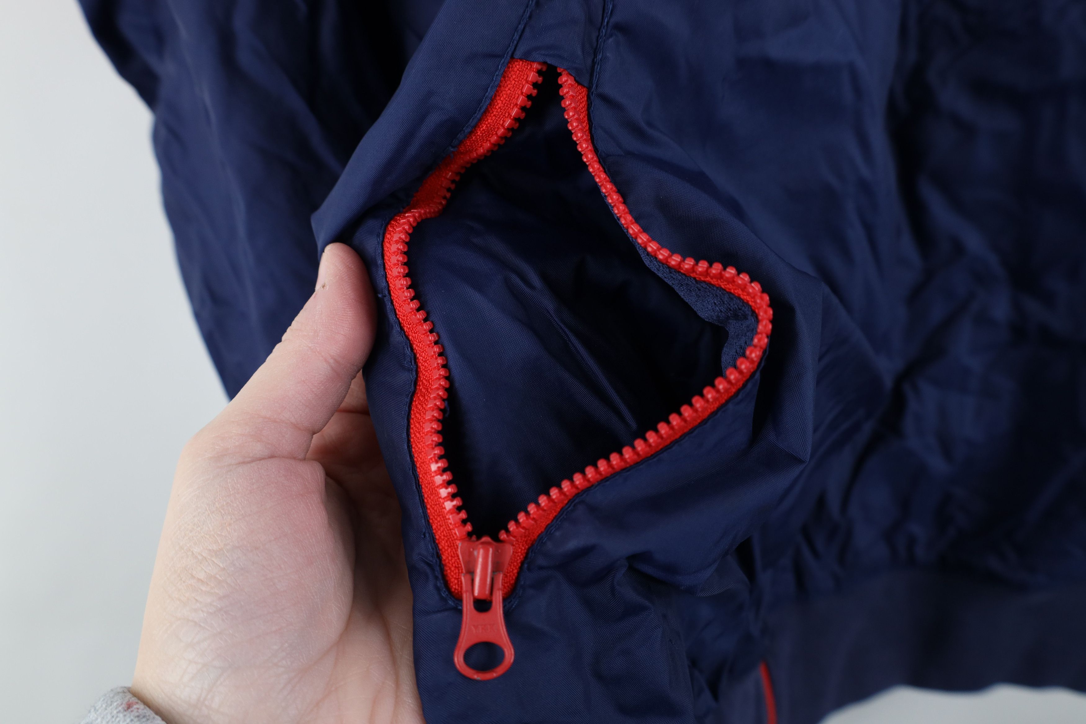 Nike Nike Block Hooded Windrunner Windbreaker Jacket Red Blue Size US L / EU 52-54 / 3 - 8 Thumbnail