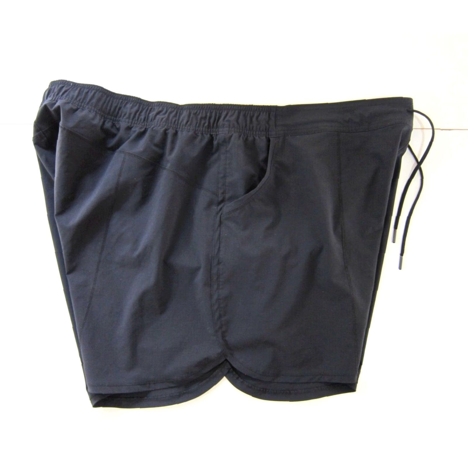 Lands' End Lands' End Black Stretch Workout Lightweight Pocket Running Shorts Women XL 26W Side Pockets 86% polyester 14% spandex Vintage? (No) Size 40" / US 18 - 3 Thumbnail