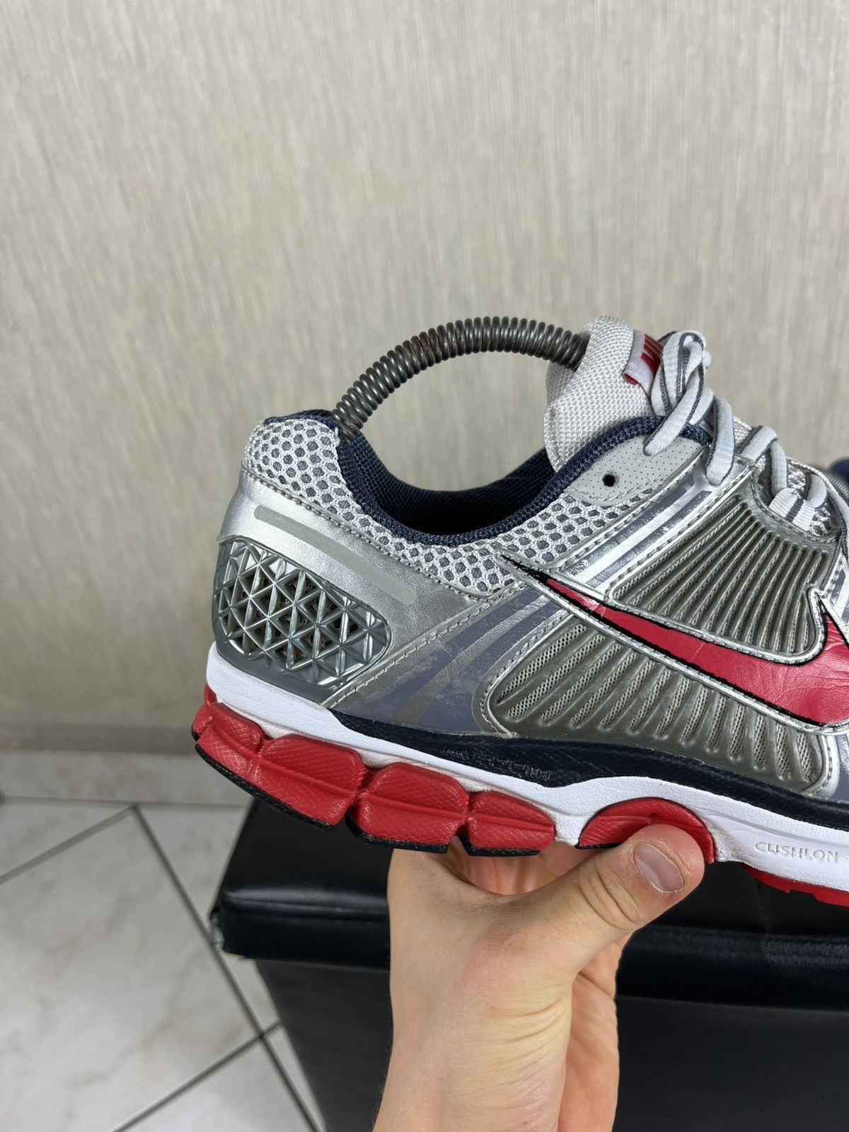 Nike Vintage Nike Vomero 5 mesh y2k silver retro sneakers shoes Size US 8 / EU 41 - 4 Thumbnail