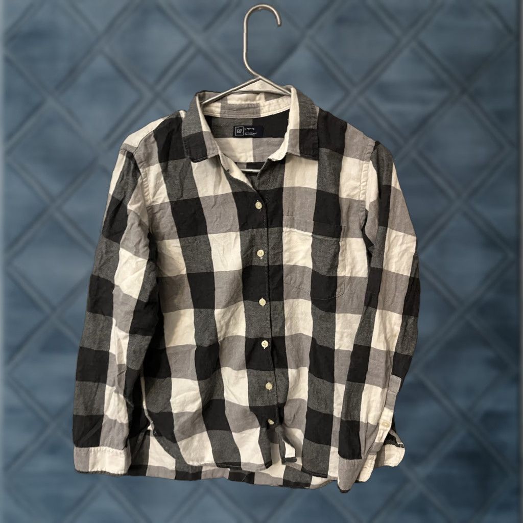 Gap Gap Button-Up Shirt Plaid Long Sleeve Collared Black White Size L Petite Women’s Shirt Petite Size L / US 10 / IT 46 - 1 Thumbnail