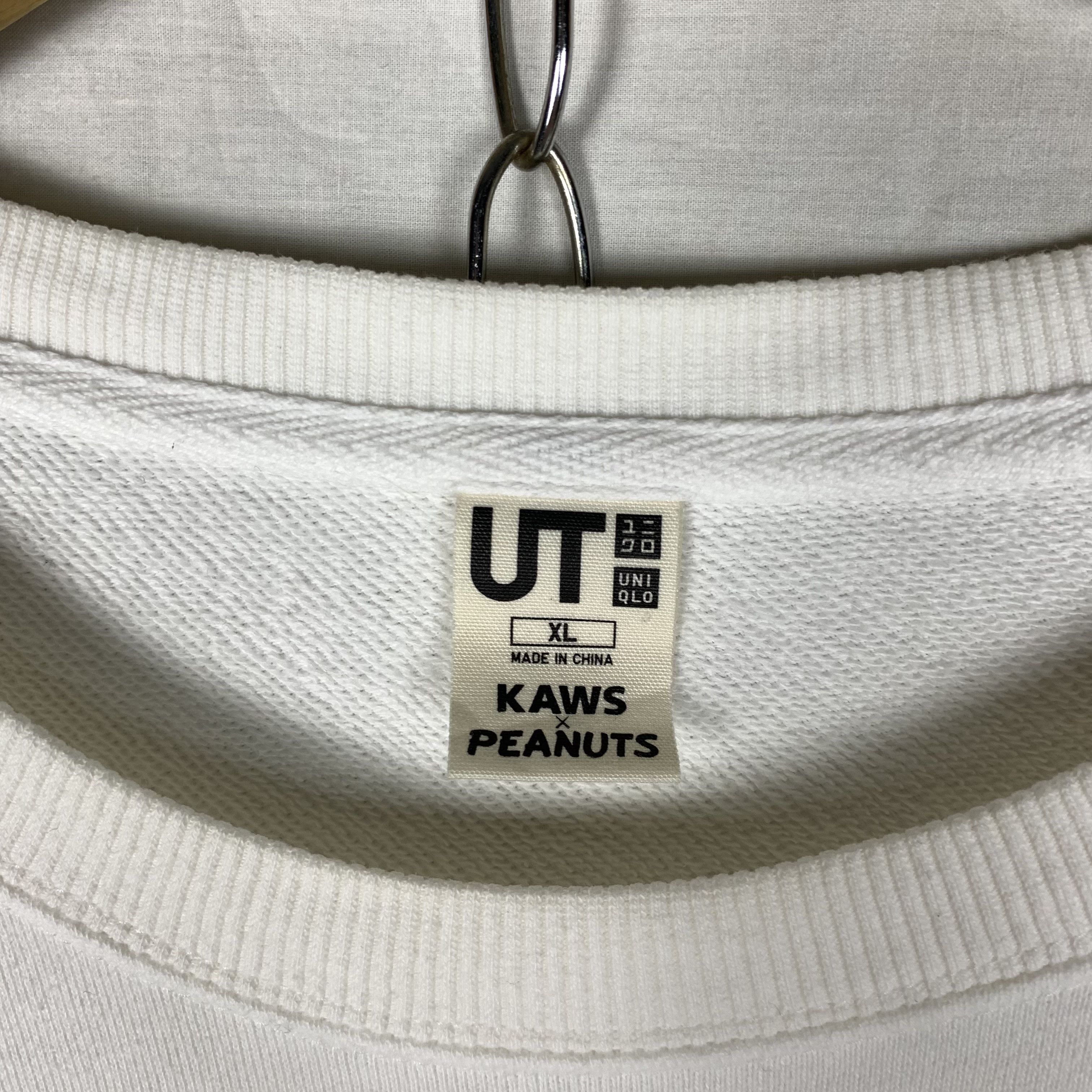 Kaws Uniqlo x Kaws Sweatshirt Crewneck Size US XL / EU 56 / 4 - 5 Thumbnail