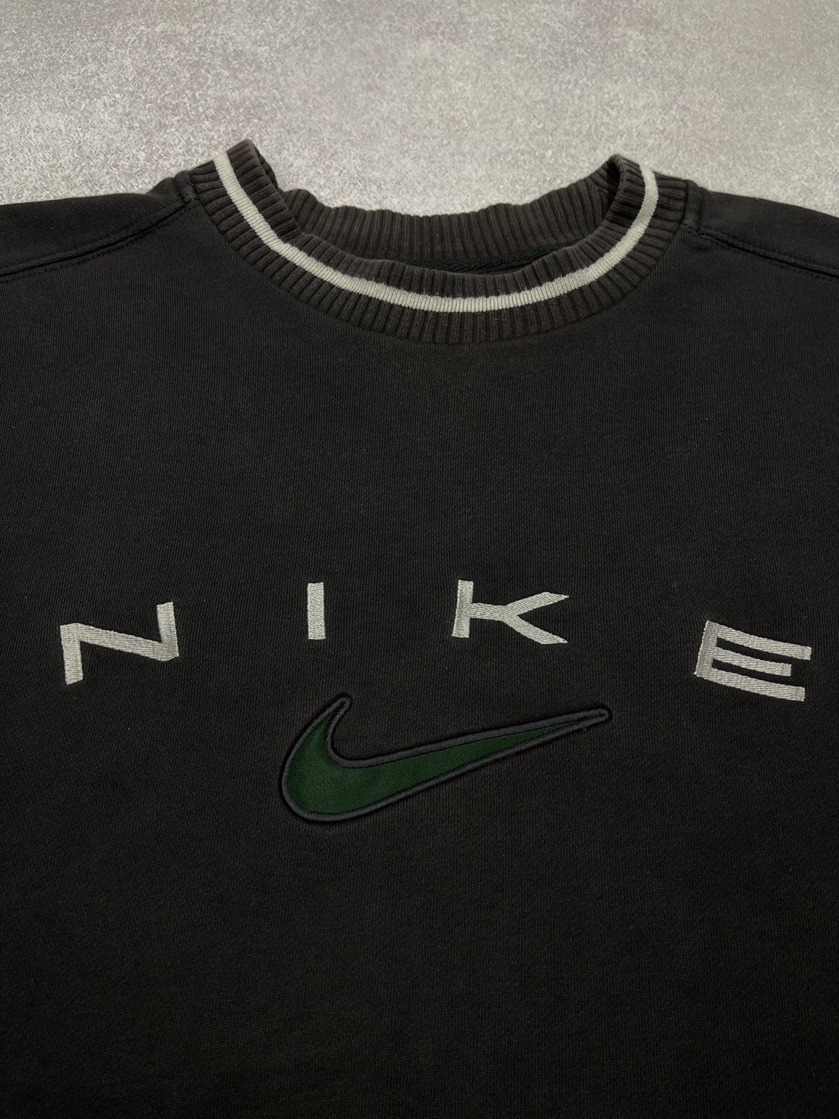 Nike Vintage Nike Big Logo Swoosh Sweatshirt Brown Y2K ACG TN Size US XL / EU 56 / 4 - 6 Thumbnail