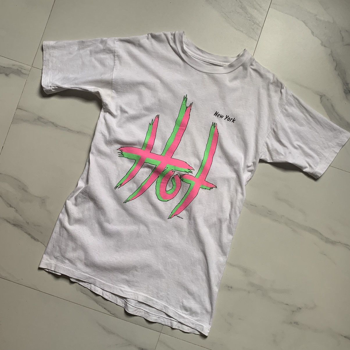 Vintage Vintage 90s New York Hot Single Stitch Tee Size US L / EU 52-54 / 3 - 3 Thumbnail