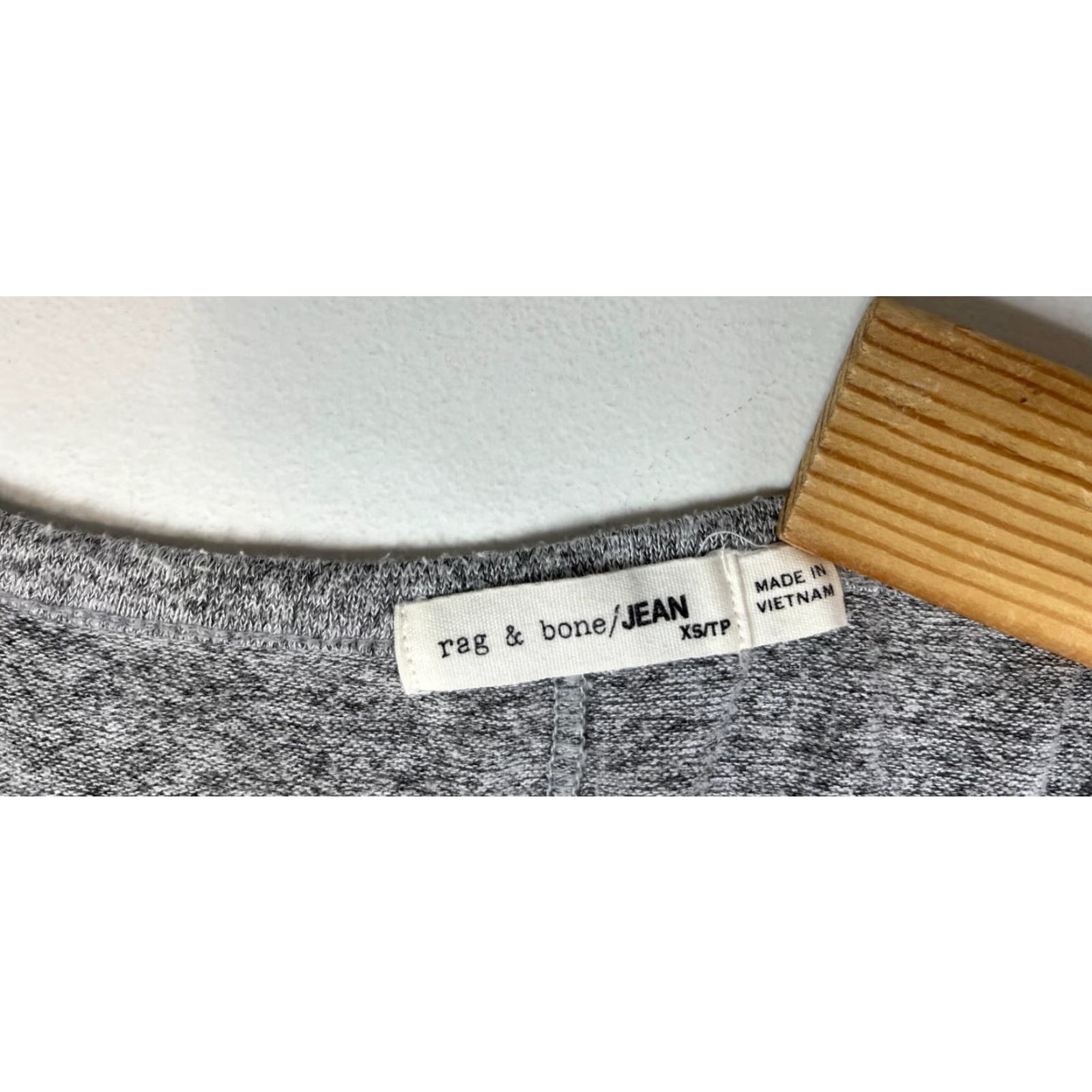 Rag & Bone Women's Rag & Bone/Jean Sweater Sz XS Long Sleeve V-Neck Size XS / US 0-2 / IT 36-38 - 5 Thumbnail