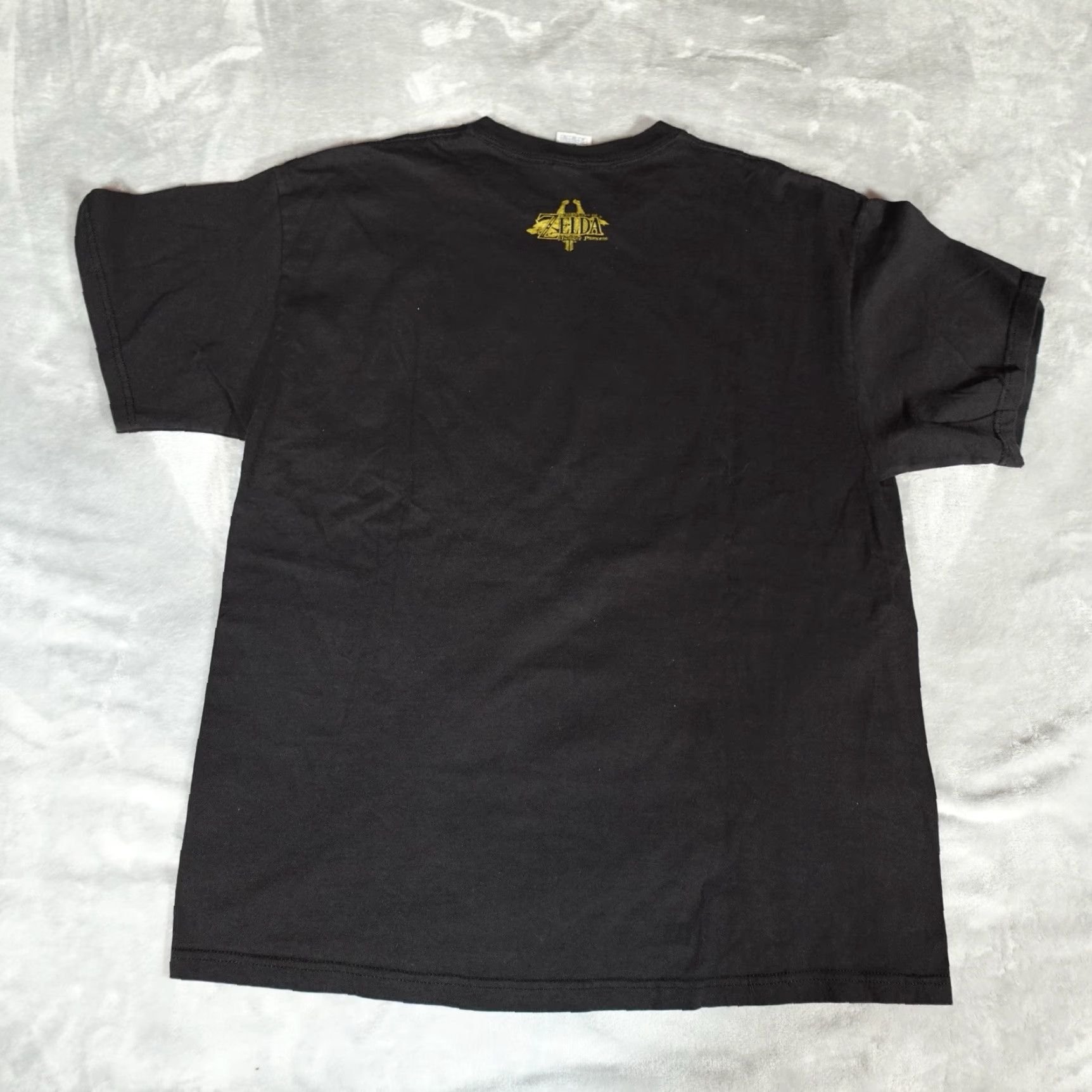 Vintage VINTAGE Zelda Twilight Princess T-Shirt Mens XL Slim Fit Graphic Print Black Retro 2000s Size US XL / EU 56 / 4 - 5 Thumbnail