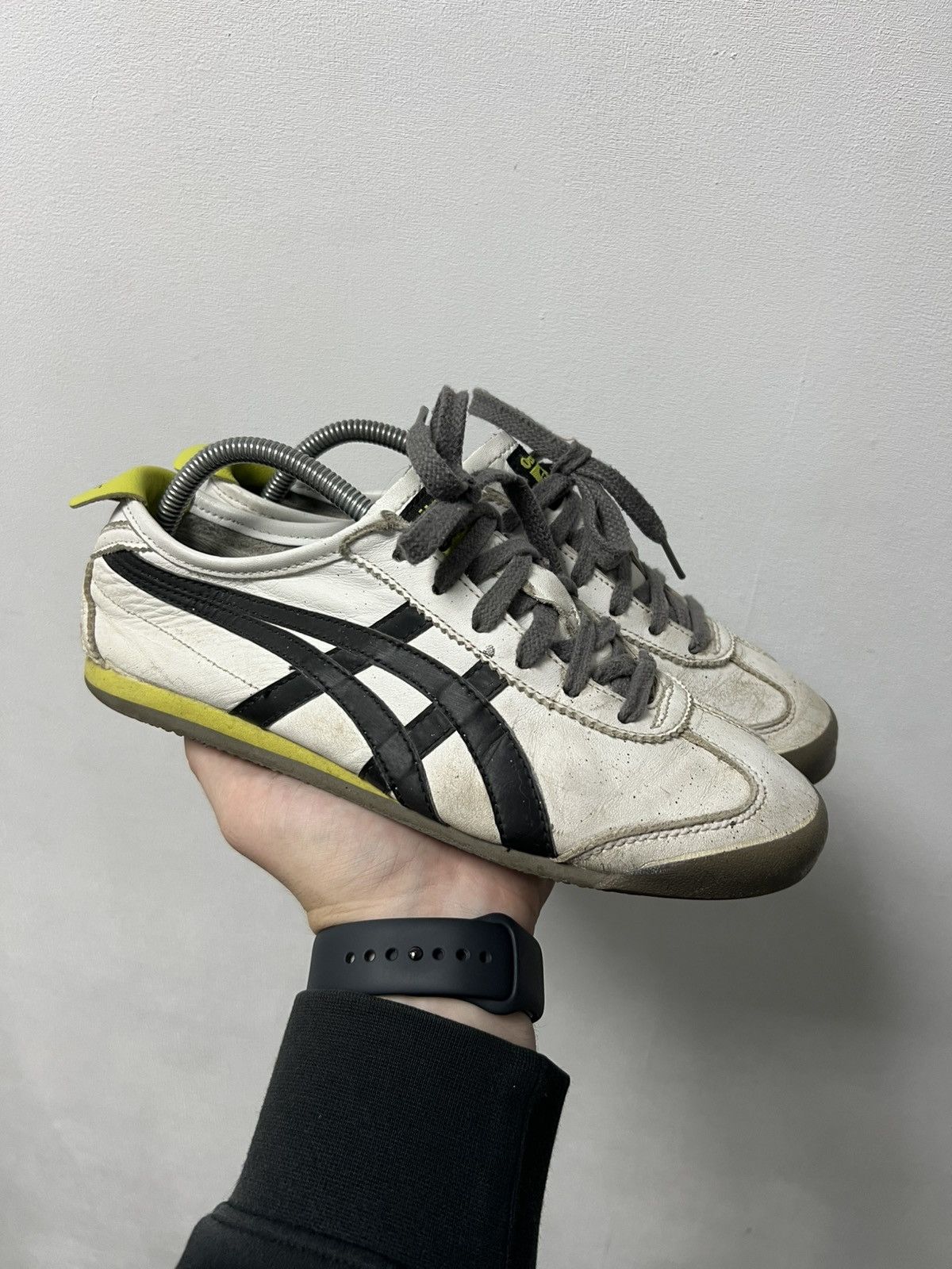 Asics Vintage Asics Onitsuka Tiger White Low Top Sneakers Size US 6.5 / EU 39-40 - 1 Thumbnail