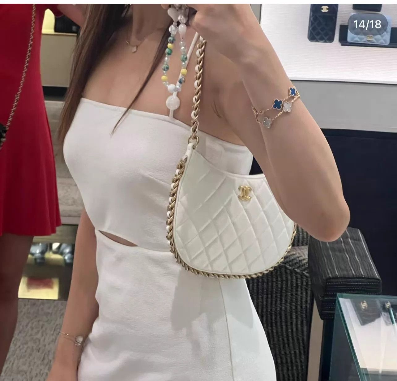 Chanel Chanel 23B White Gold Hobo MINT Size ONE SIZE - 2 Thumbnail