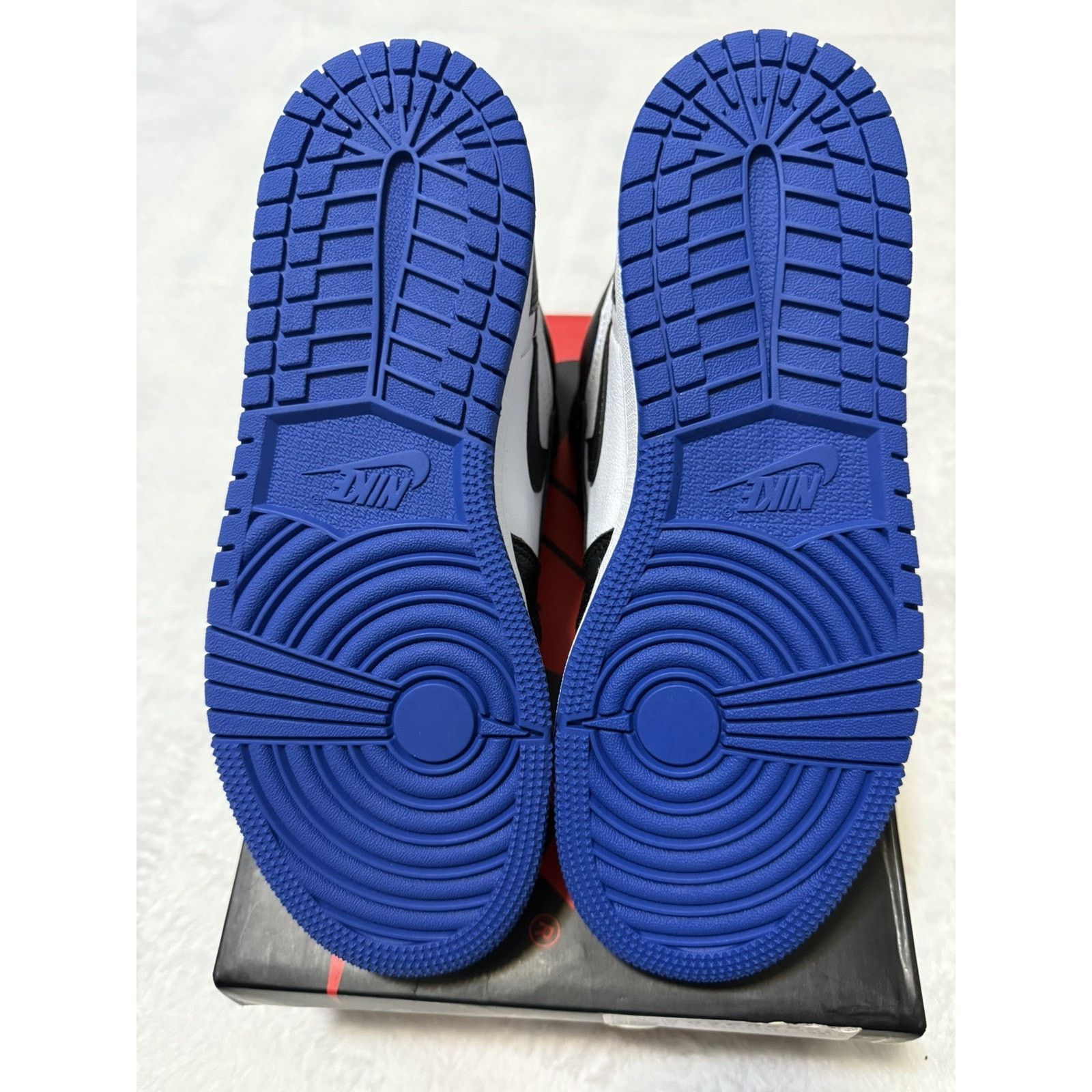 Nike Nike Air Jordan 1 Retro High GS Royal Toe Size 5Y/Women 6.5 Size US 5 / EU 37 - 6 Thumbnail
