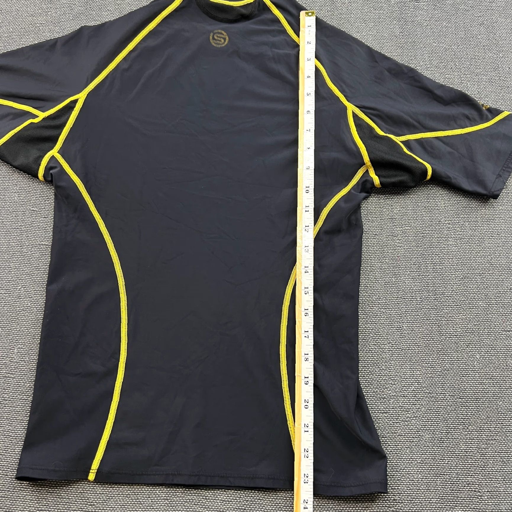Vintage Skins A200 Compression Shirt Mens XL Black Training Performance Stretch Shirt Size US XL / EU 56 / 4 - 3 Thumbnail