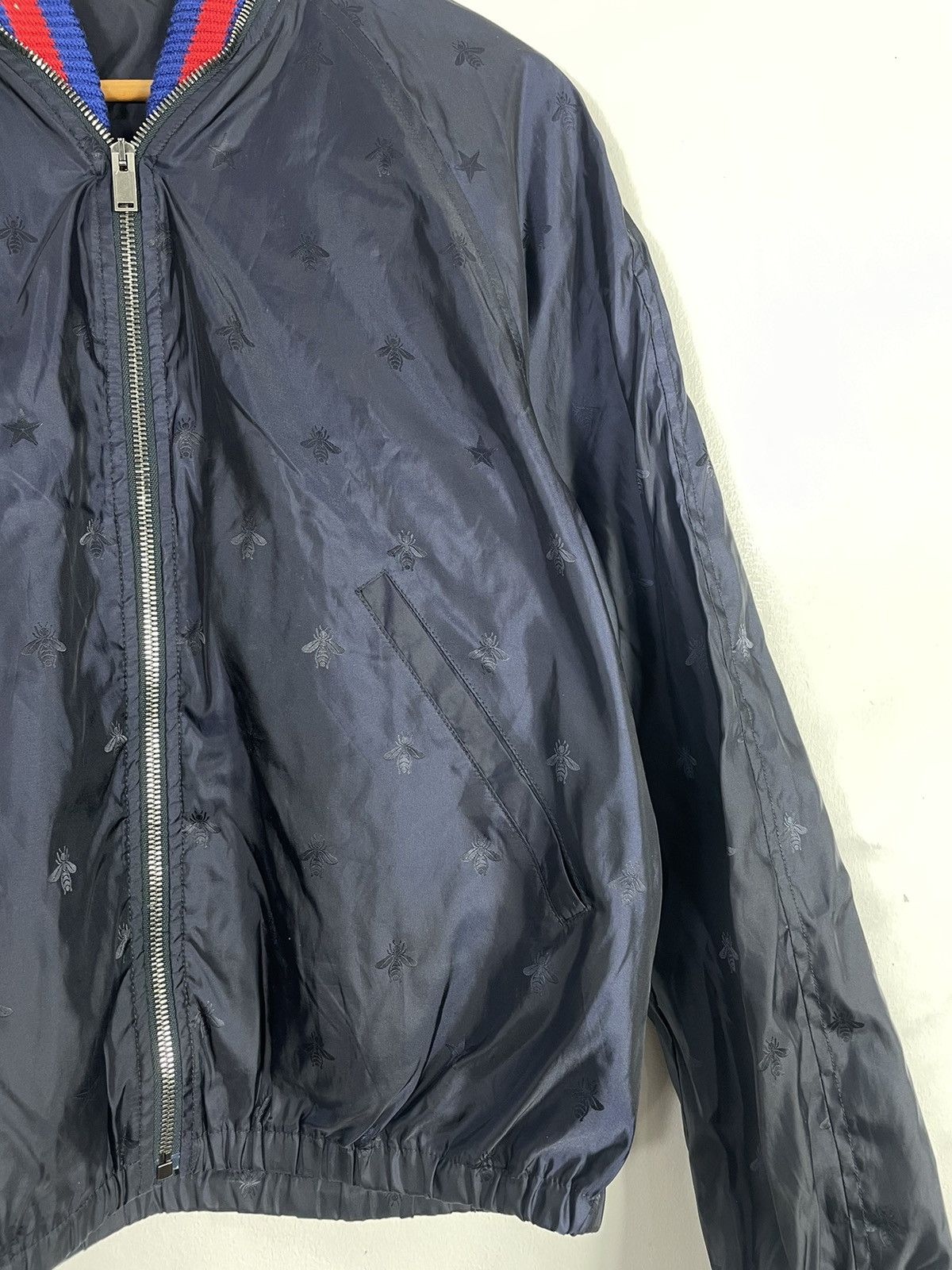 Gucci Gucci bee-patterned shell bomber jacket in navy Size US S / EU 44-46 / 1 - 5 Thumbnail