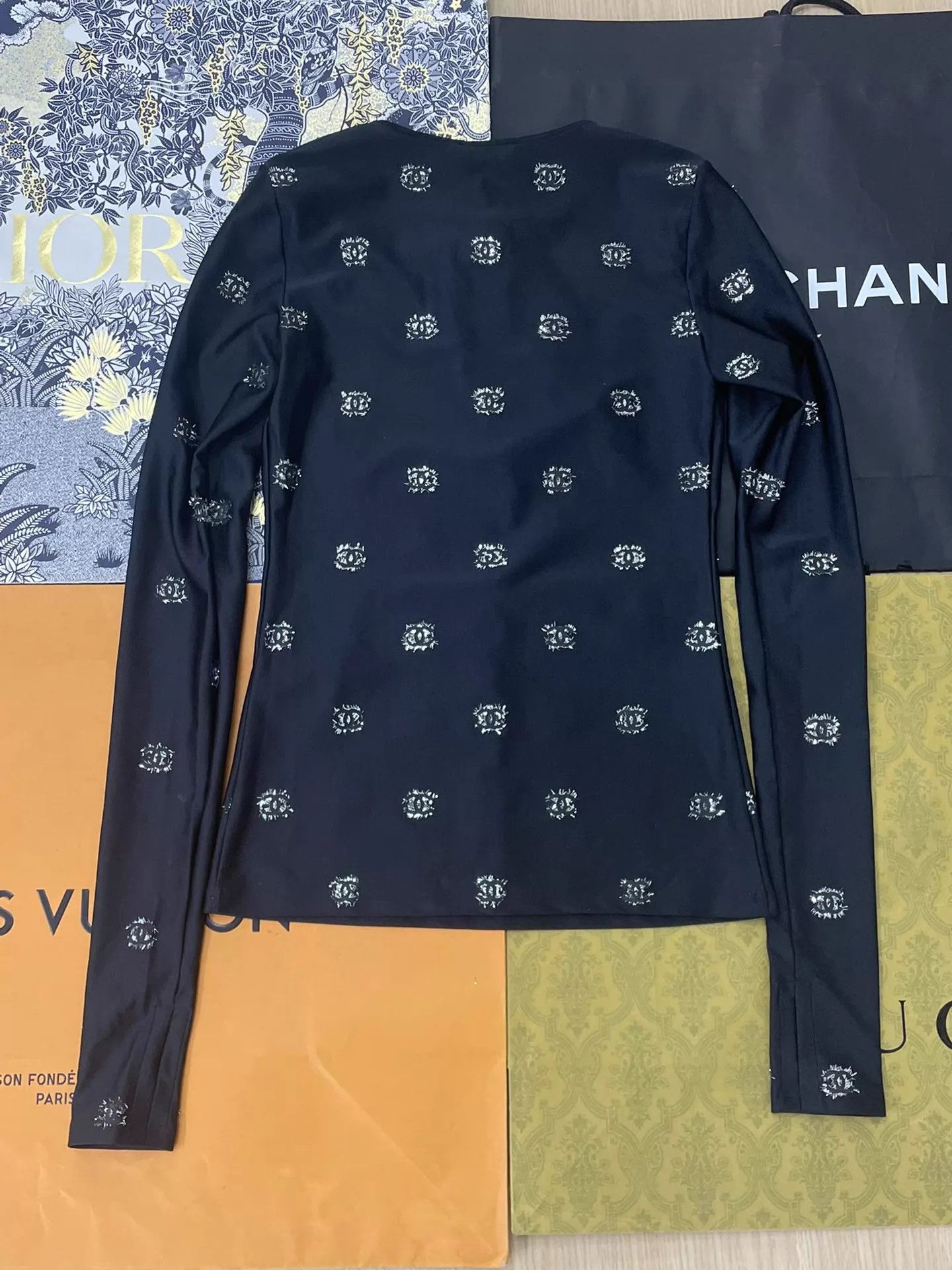 Chanel Chanel Black CC Logo Long Sleeve Top Size 34 Size XS / US 0-2 / IT 36-38 - 3 Thumbnail