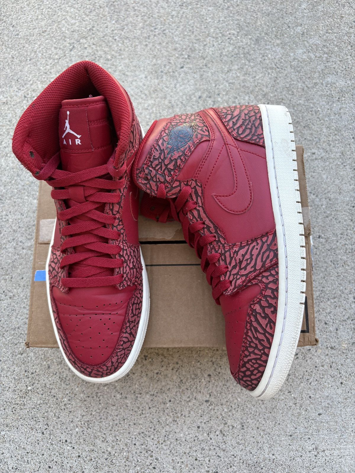Jordan Brand Jordan 1 Retro High “Red Elephant Print” Men’s Size 9 Size US 9 / EU 42 - 6 Thumbnail