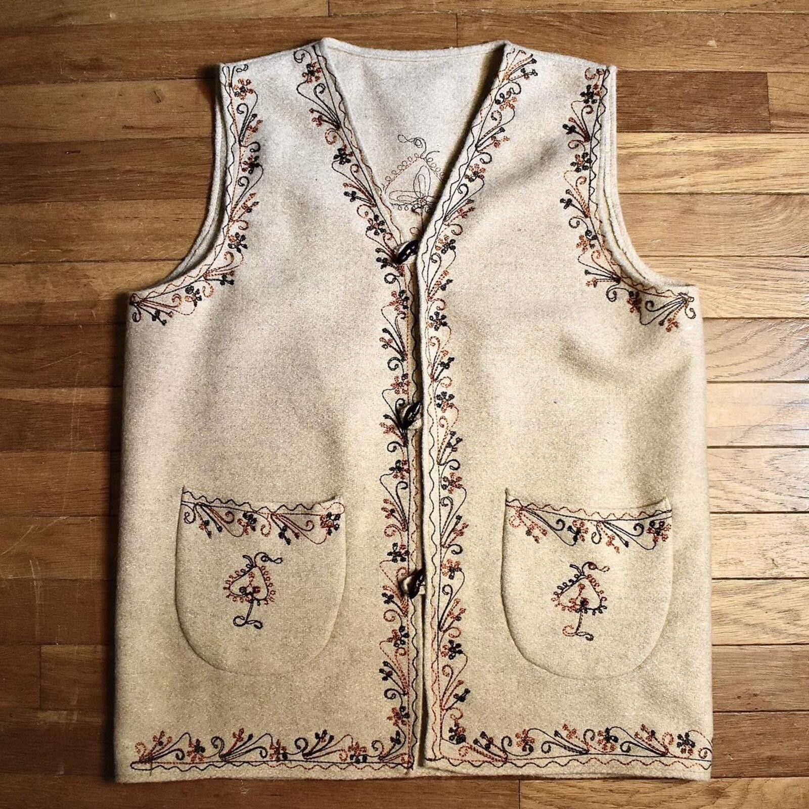 Other Vintage hand embroidered floral vest Size M / US 6-8 / IT 42-44 - 1 Thumbnail