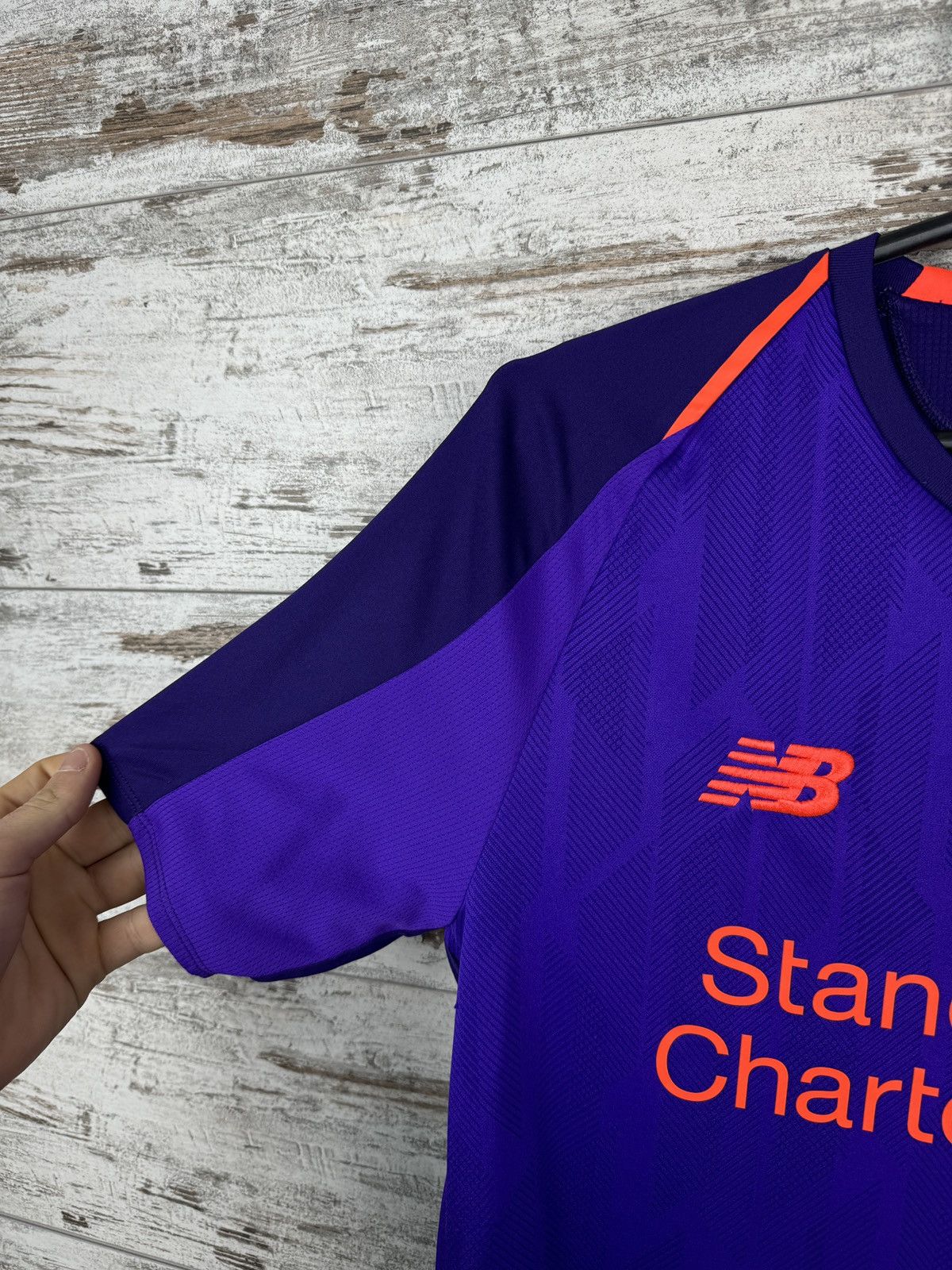 Vintage Mens Vintage New Balance Liverpool FC T-shirt soccer jersey Size US S / EU 44-46 / 1 - 4 Thumbnail