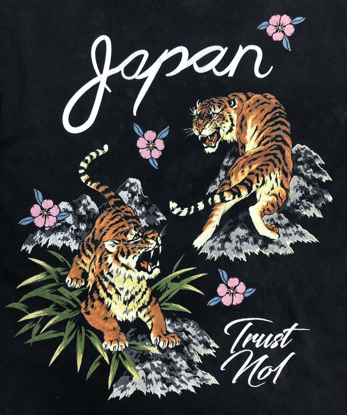Vintage Vintage Popular Poison Japan Graphic And Two Tigers T-Shirt Size US M / EU 48-50 / 2 - 3 Thumbnail