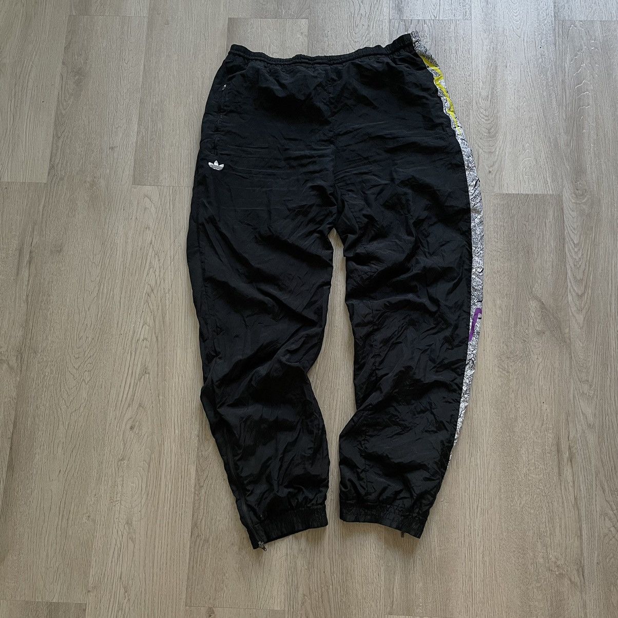 90s~00'S Adidas nylon pants, rustling pants, men's size L Nylon burgundy type Vintage Second Hand main image 1