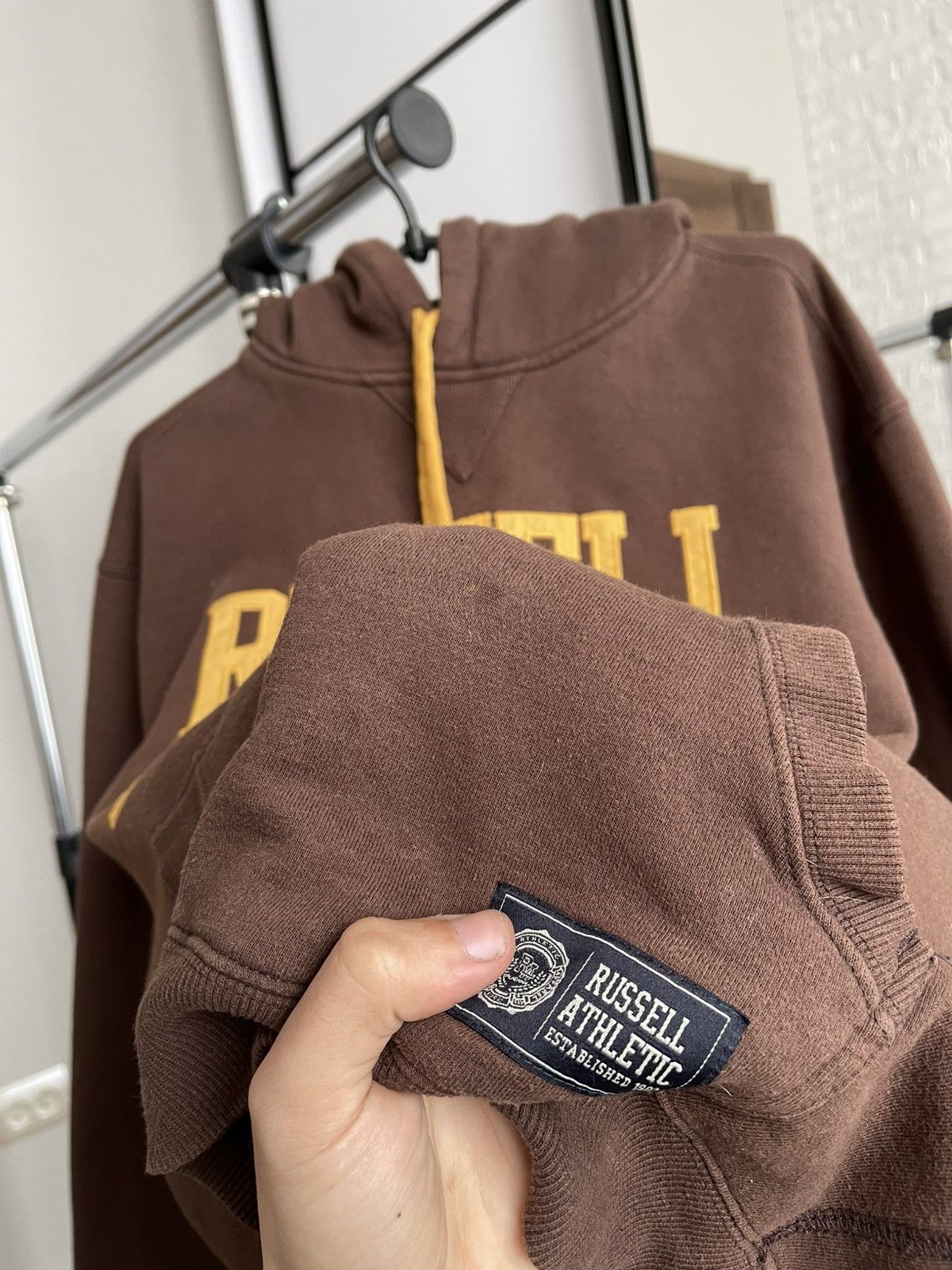 Russell Athletic Russell Athletic Vintage Brown Hoodie Embroidered Logo 90s Size US L / EU 52-54 / 3 - 12 Thumbnail