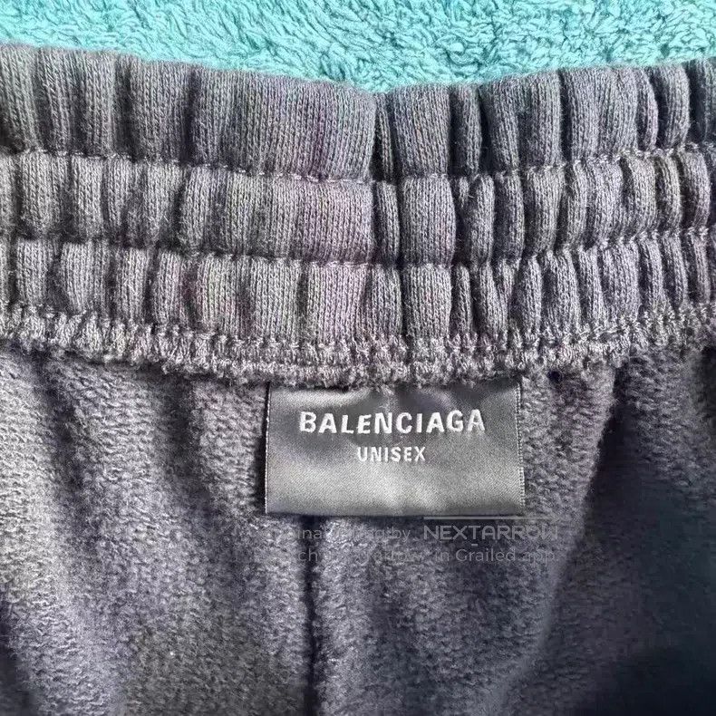 Balenciaga Balenciaga size S Embroidered Logo BB Letter Shorts Size US 27 - 4 Thumbnail