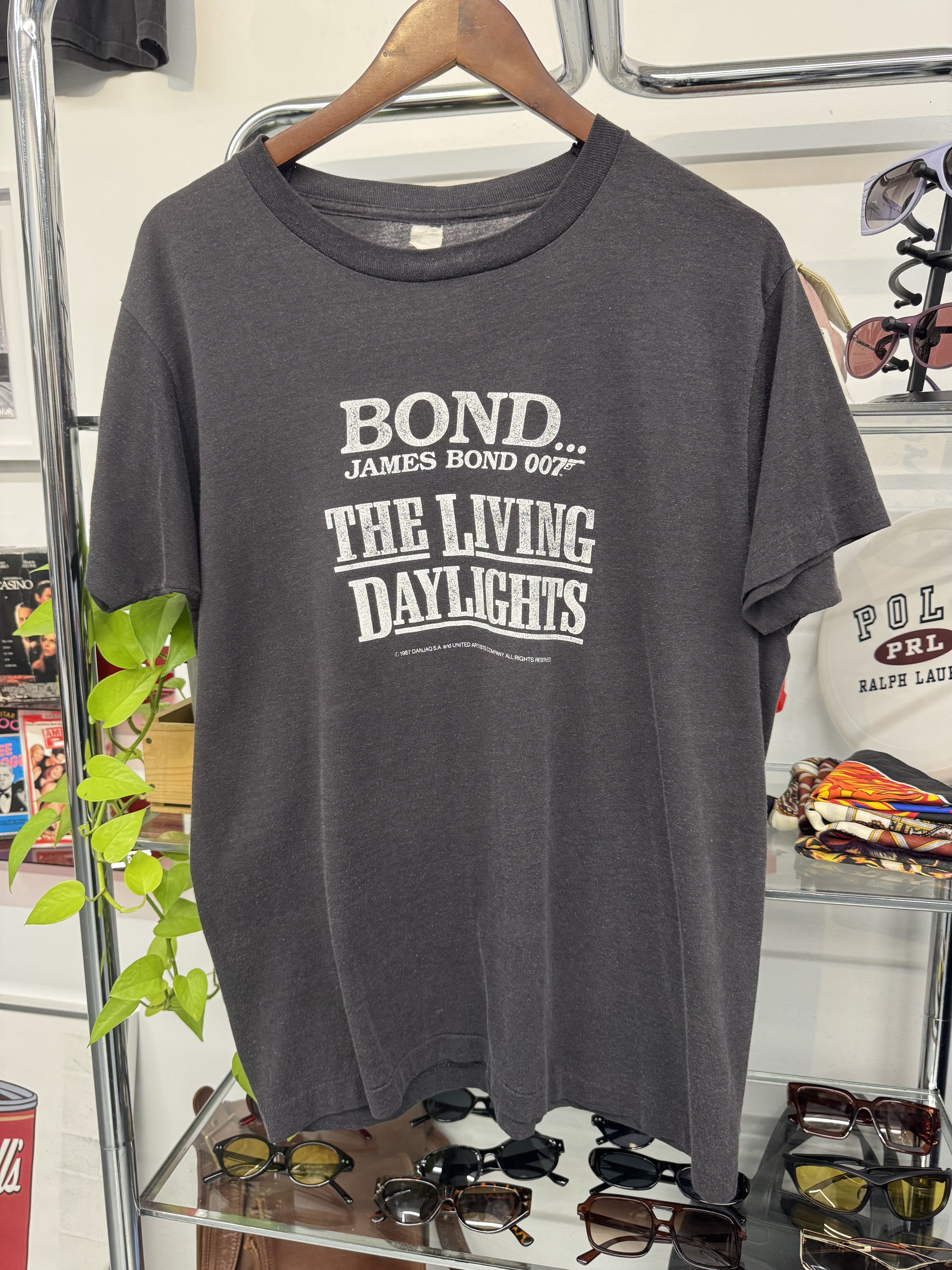 Other Vintage James Bond Tshirt Size US M / EU 48-50 / 2 - 1 Thumbnail