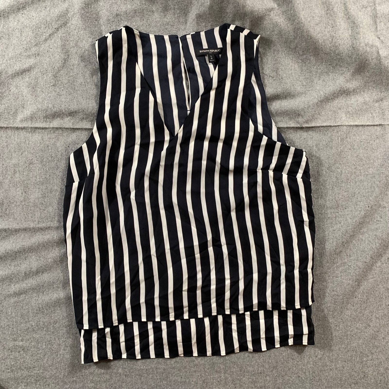 Banana Republic Banana Republic Tops Women Large Sleeveless Black Striped Size L / US 10 / IT 46 - 1 Thumbnail