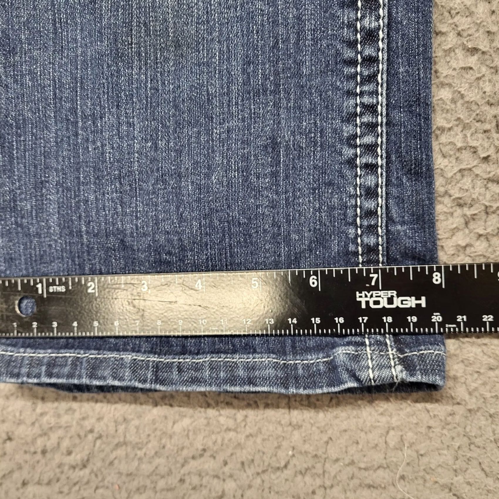 Grace in LA Grace In LA Capri Women's Size 13/30 Blue Jeans Rhinestone Embroidered Cross EUC Jeans Size 34" / US 12 / IT 48 - 7 Thumbnail