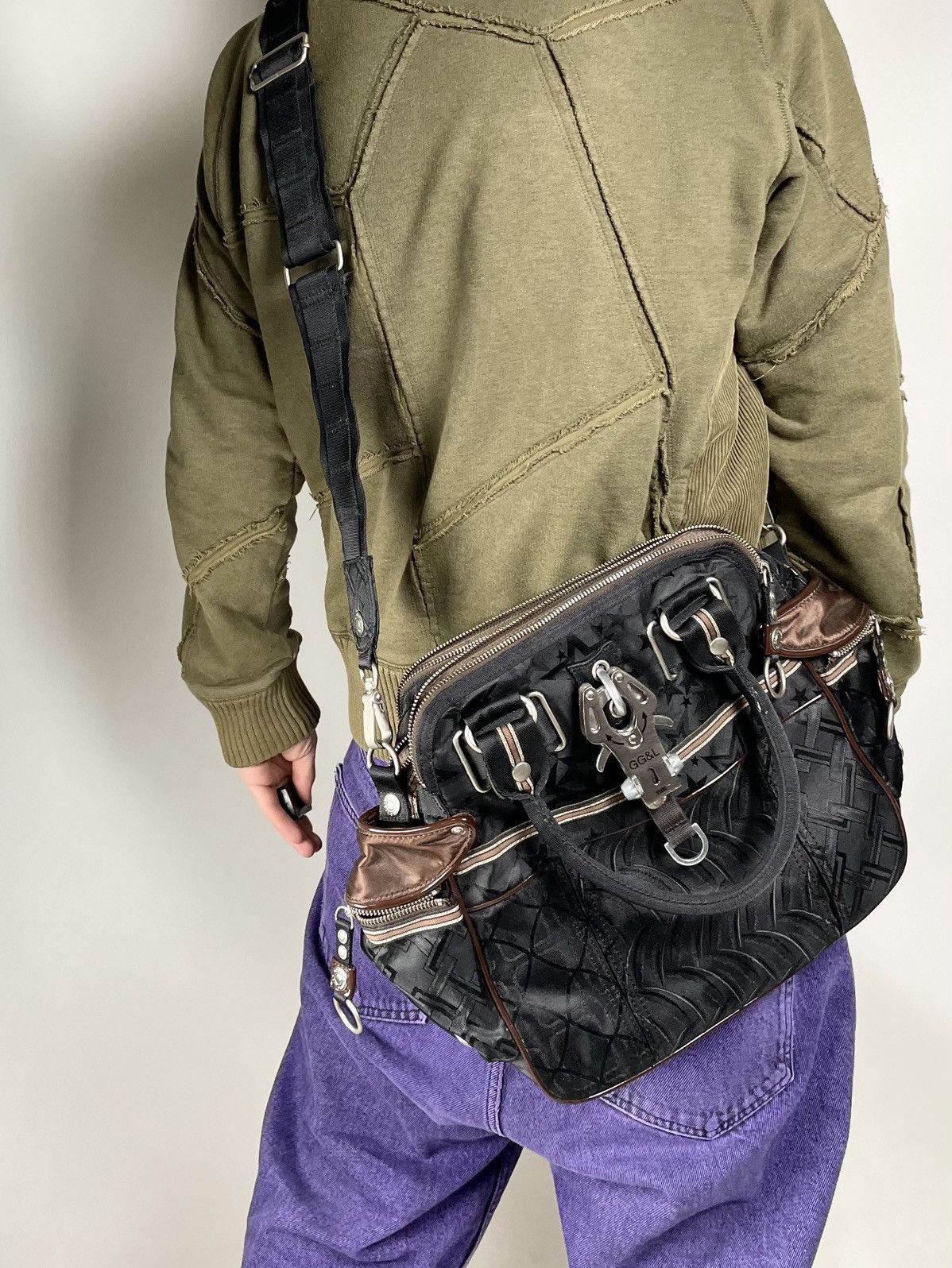 Japanese Brand George Gina & Lucy In & Out Vintage Black Carabiner Bag GGL Size ONE SIZE - 3 Thumbnail