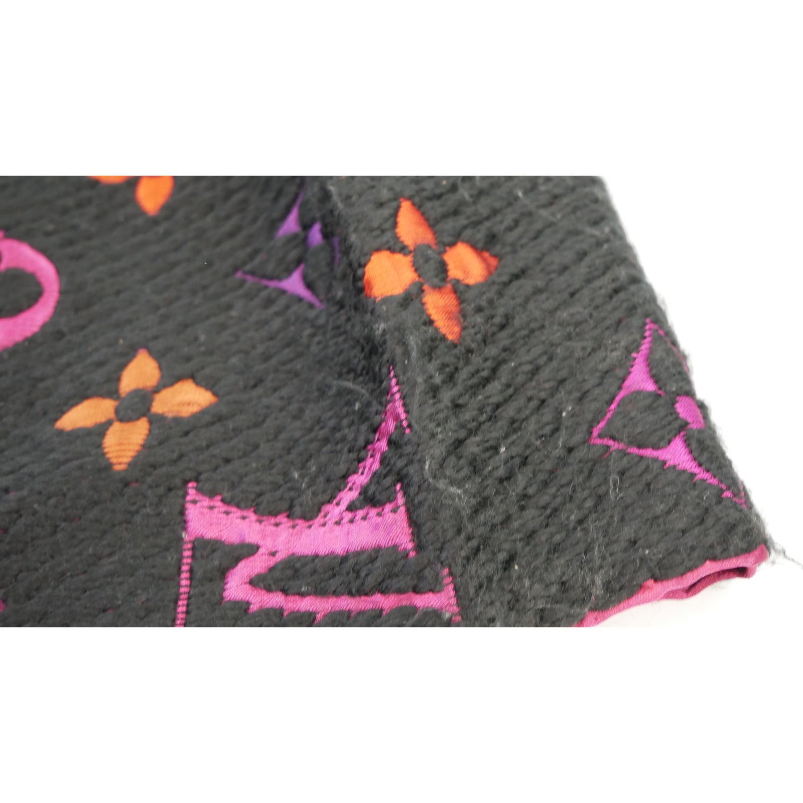 Louis Vuitton Louis Vuitton Multicolor Logomania Scarf Size ONE SIZE - 14 Thumbnail