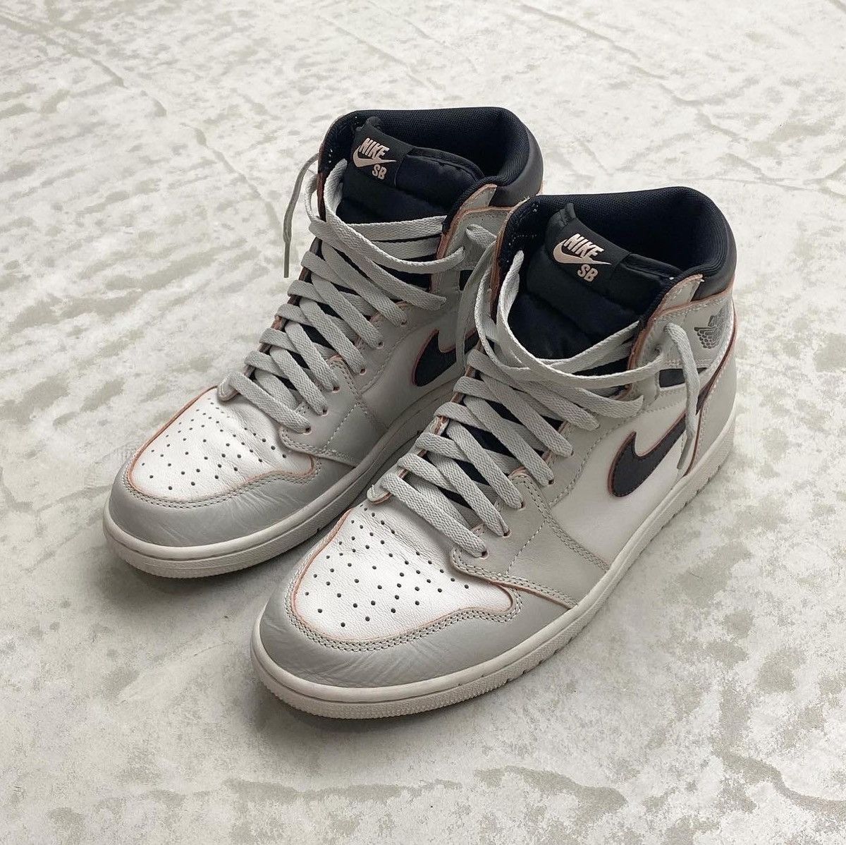 Jordan Brand × Nike Nike SB x Jordan 1 Retro High OG Defiant NYC To PARIS Size US 10.5 / EU 43-44 - 1 Thumbnail