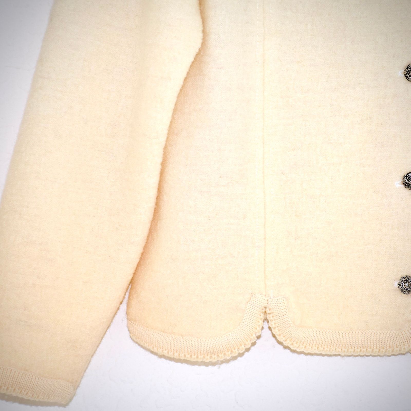 Orvis Vintage Orvis 100% Wool Beige Cardigan, Women's Size 10 Size L / US 10 / IT 46 - 4 Thumbnail