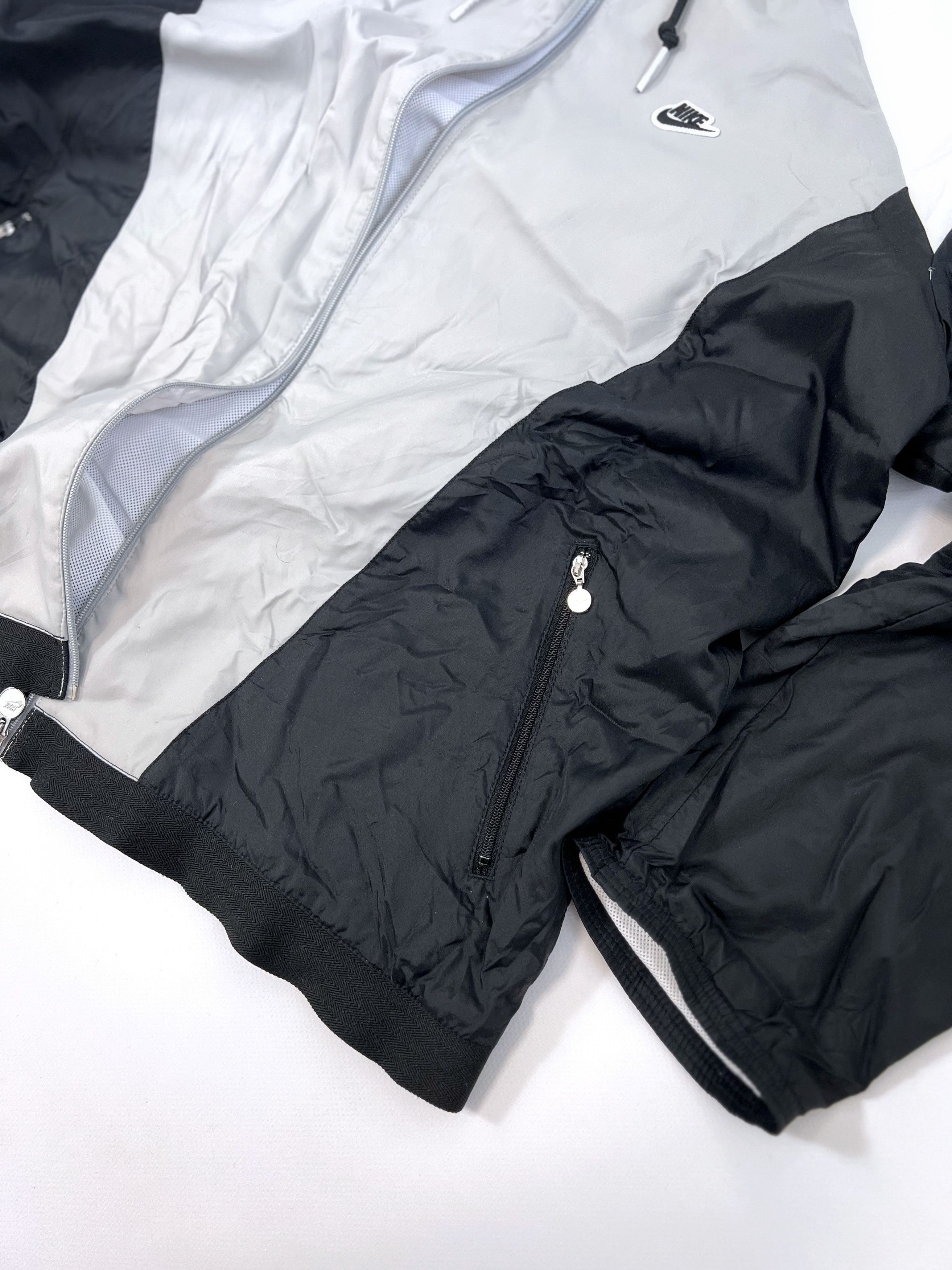 Nike Nike Vintage jacket light, black and white Size US L / EU 52-54 / 3 - 6 Thumbnail